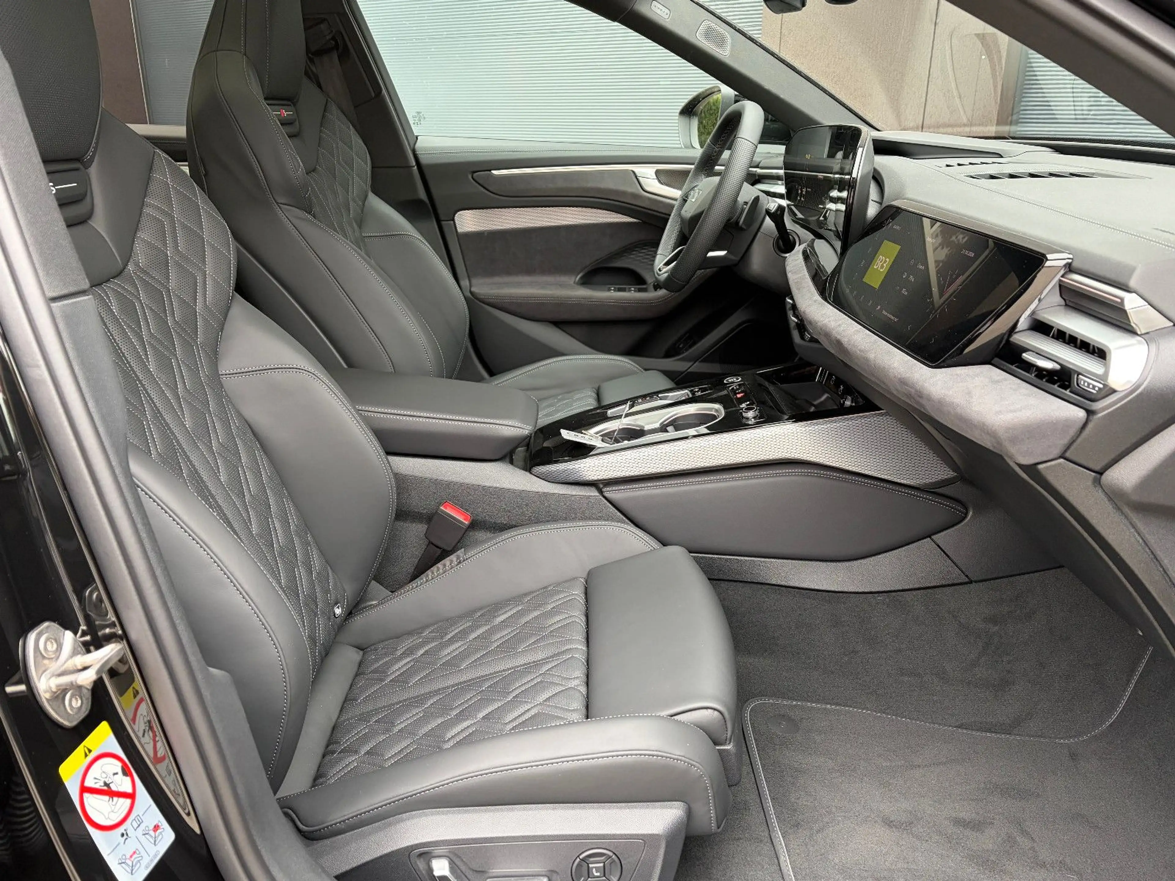 Audi A6 Avant e-hybrid qu. 270 kW MASSAGE LUFT PANO — photo 10