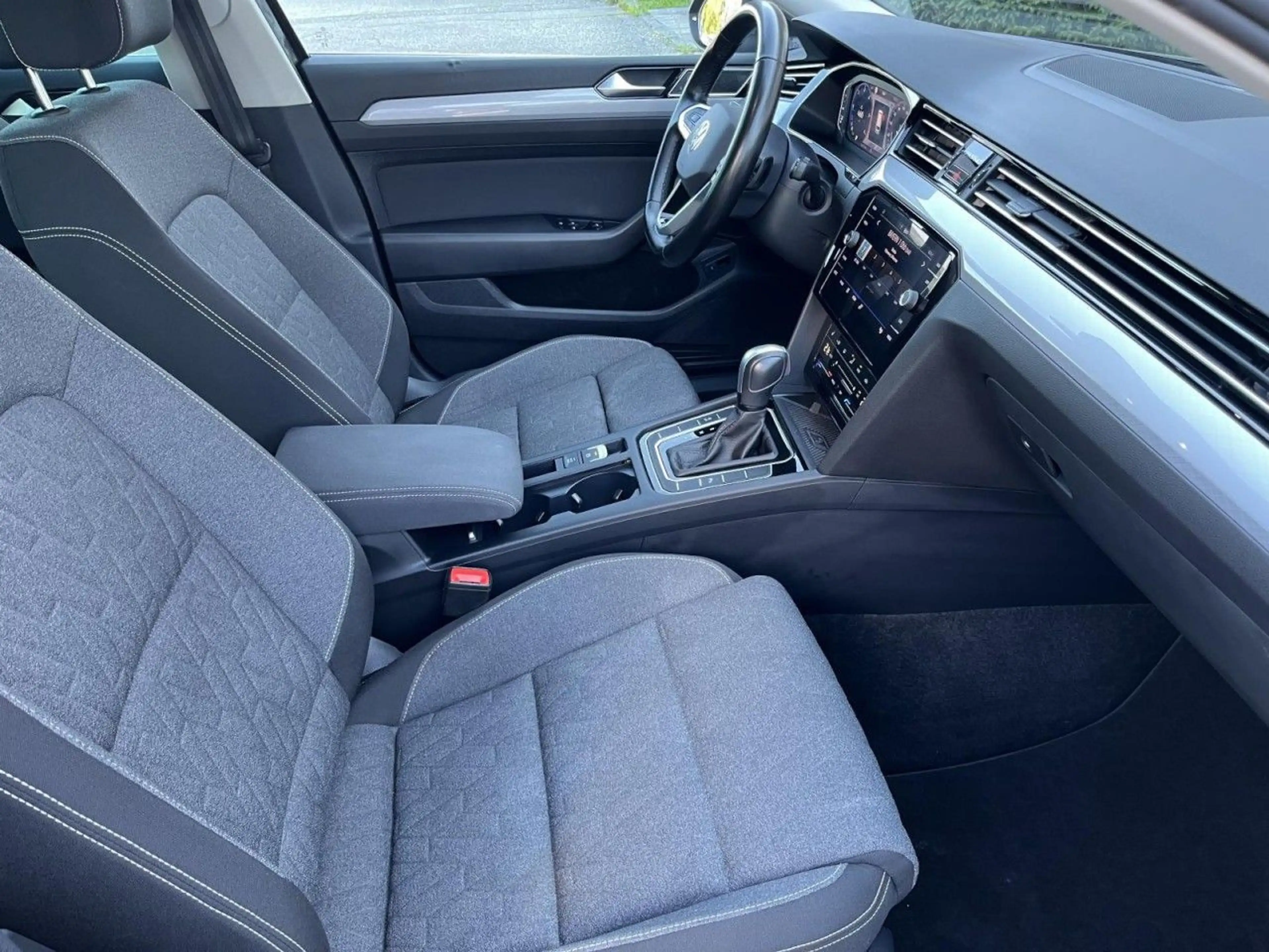 Volkswagen Passat Variant 2,0 TDI DSG Business (Navi+ACC+Re — photo 11
