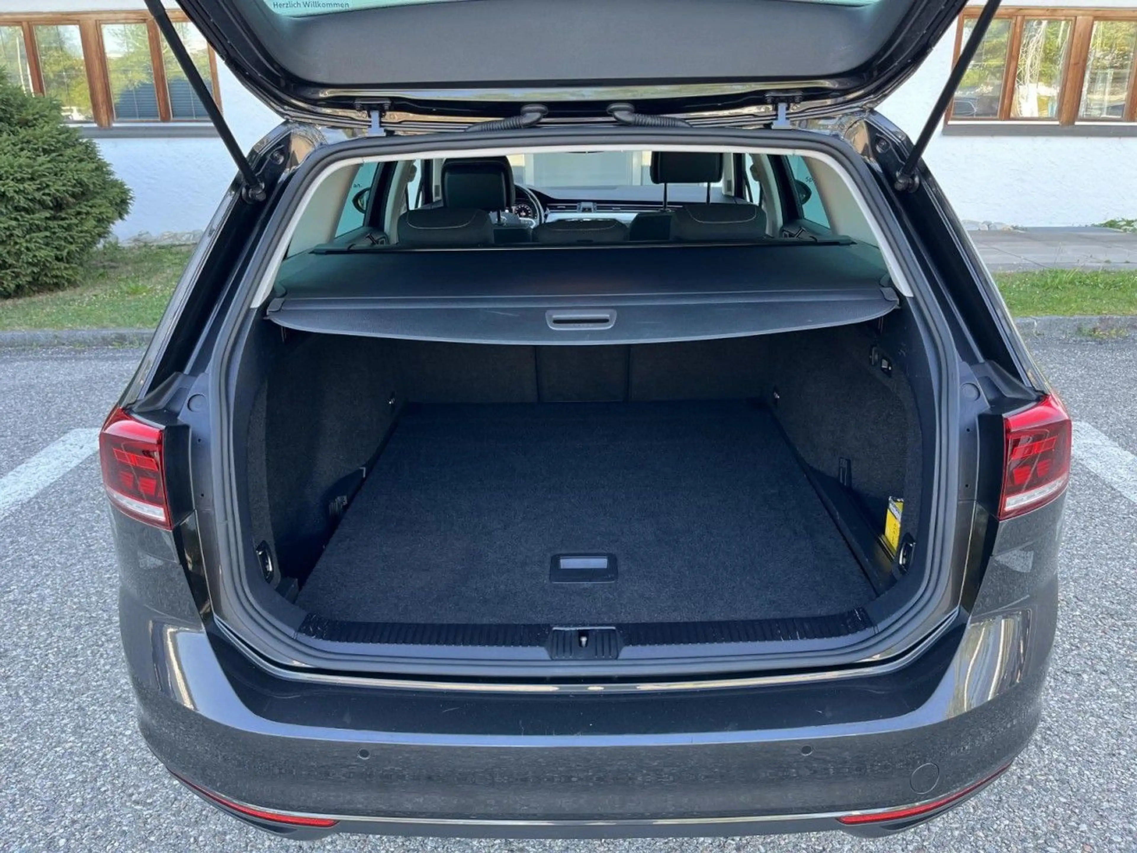 Volkswagen Passat Variant 2,0 TDI DSG Business (Navi+ACC+Re — photo 8