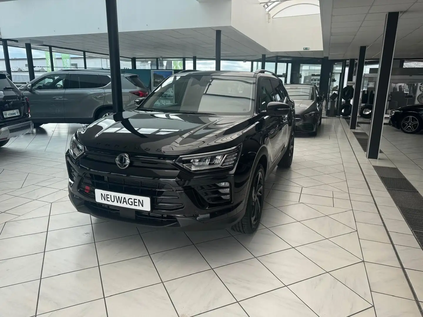 KGM Korando 1.5 2WD Black Edition Schwarz - 1