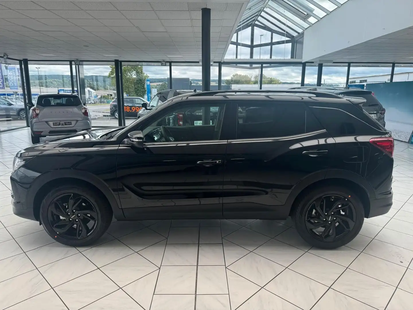 KGM Korando 1.5 2WD Black Edition Schwarz - 2