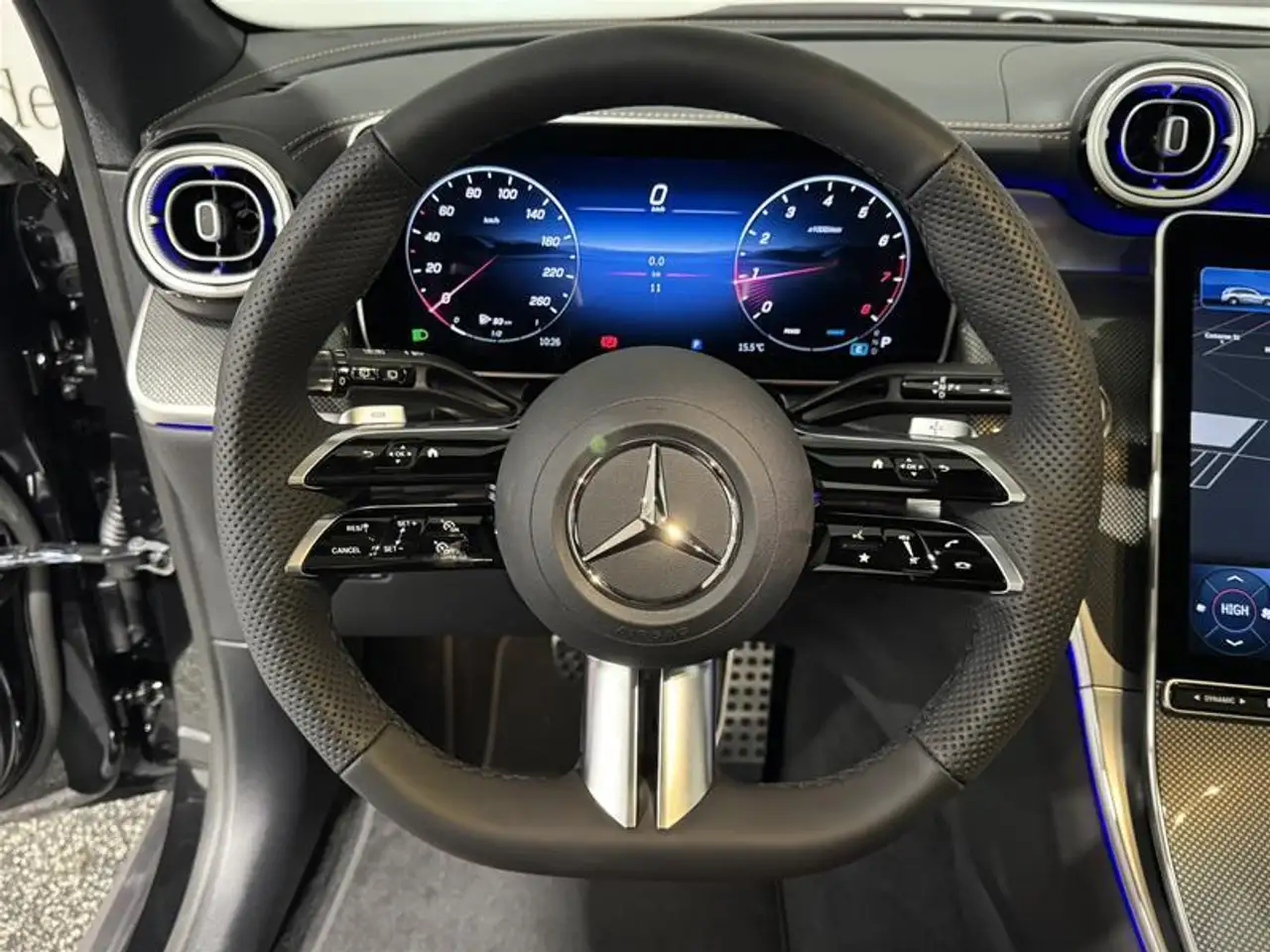 Mercedes-Benz GLC снимка Mercedes-Benz GLC
