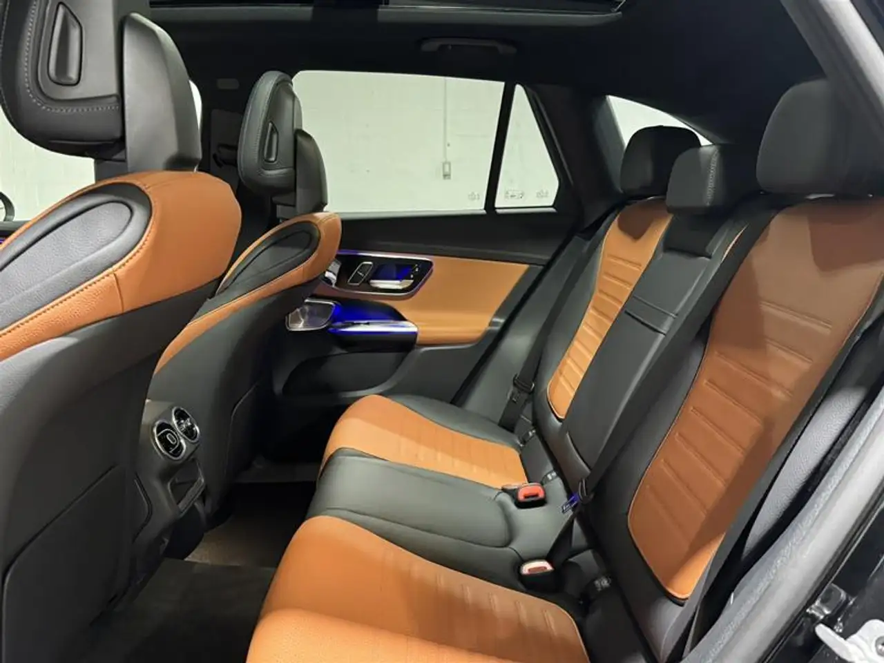 Mercedes-Benz GLC снимка Mercedes-Benz GLC