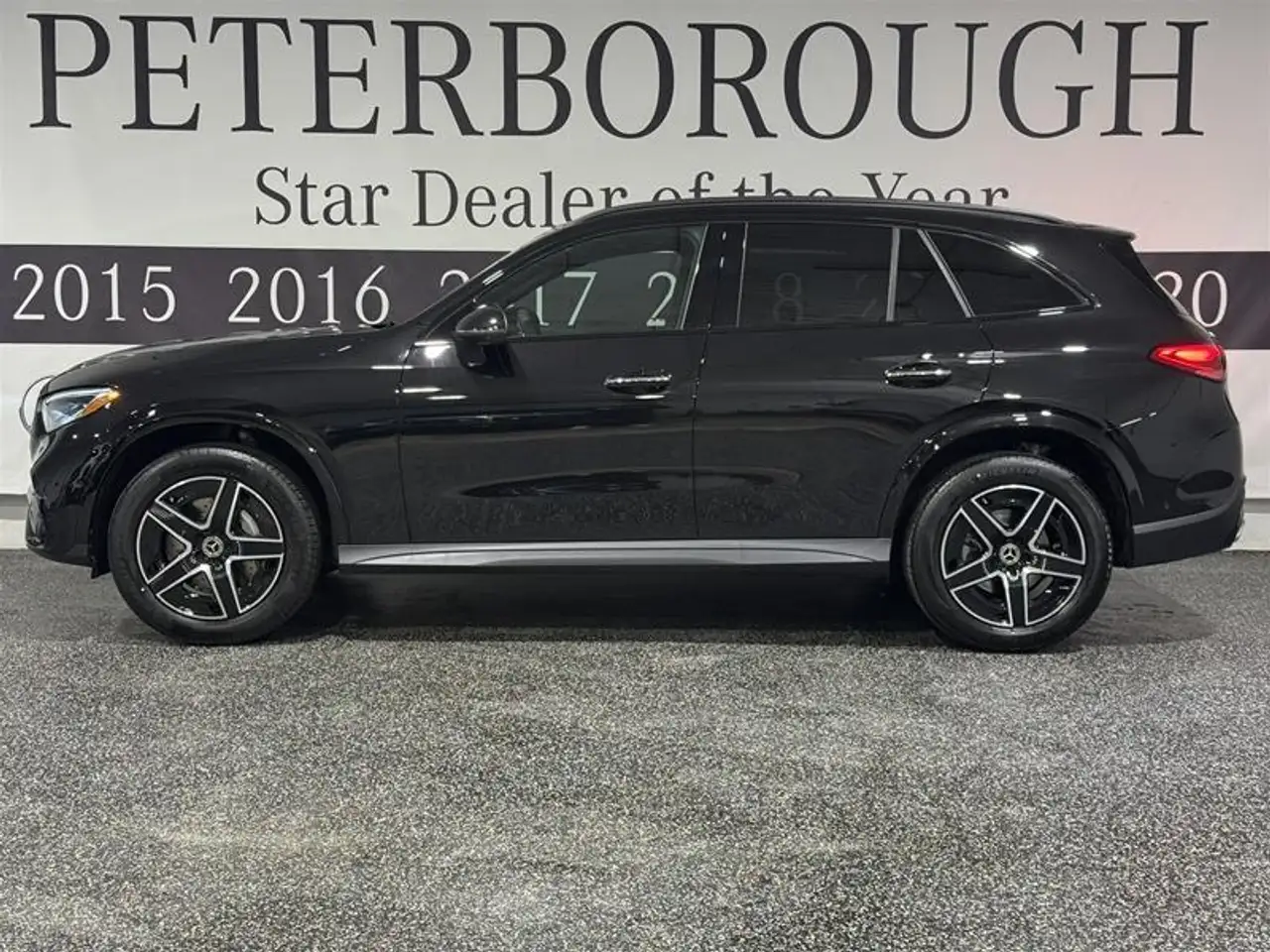 Mercedes-Benz GLC снимка Mercedes-Benz GLC