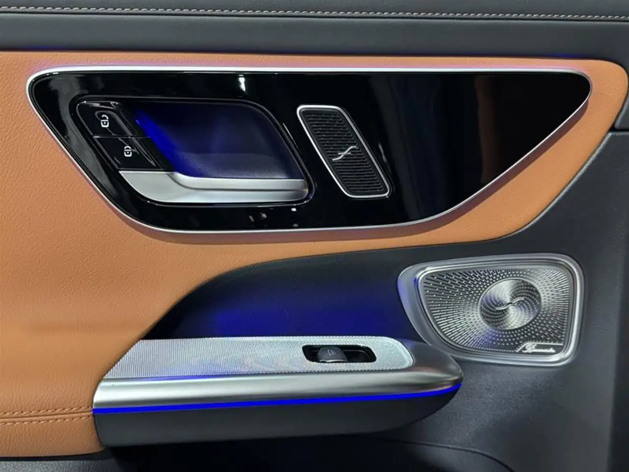 Mercedes-Benz GLC снимка Mercedes-Benz GLC