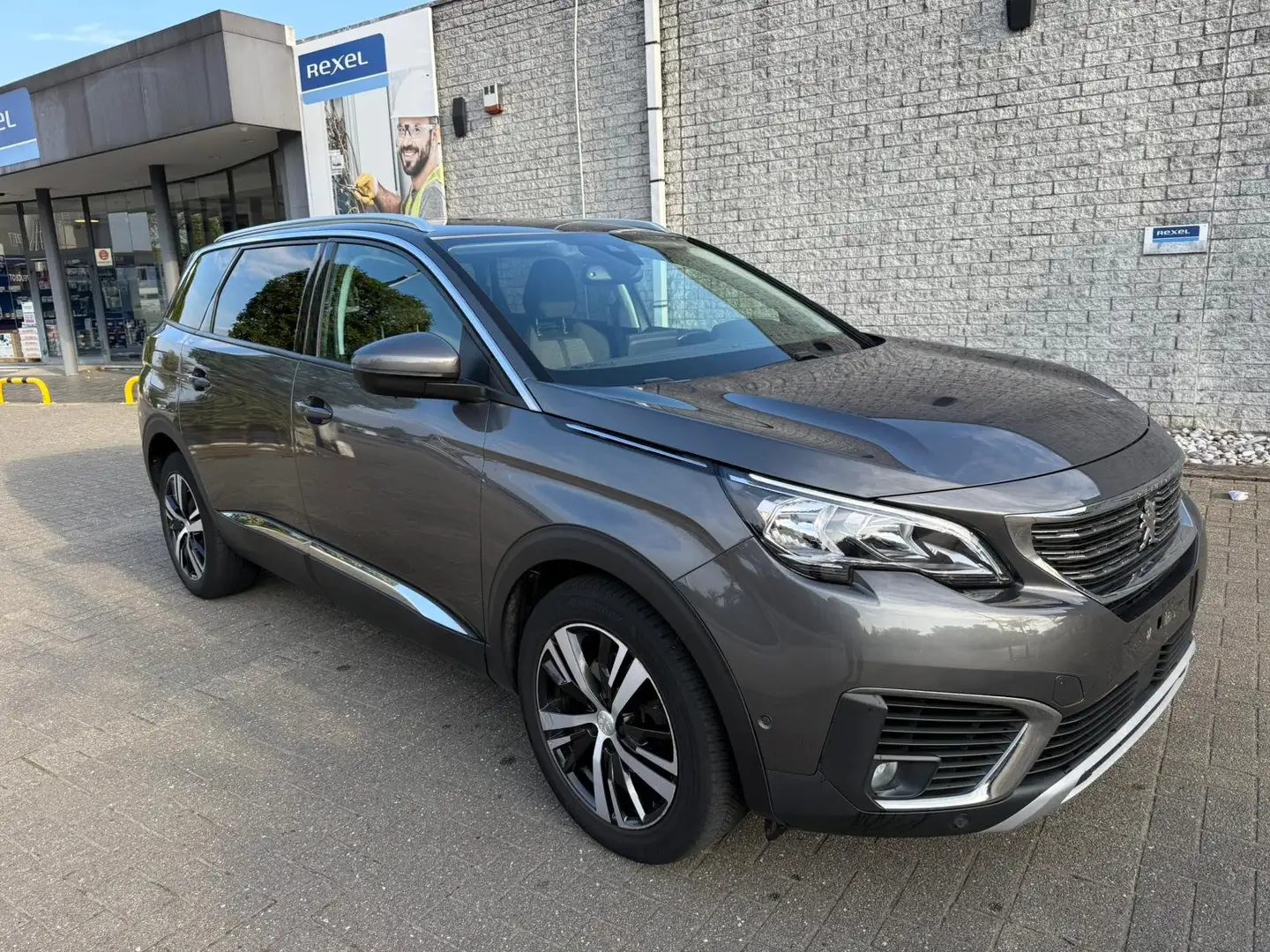 Peugeot 5008 5008 1.2 PureTech Allure Grau - 2
