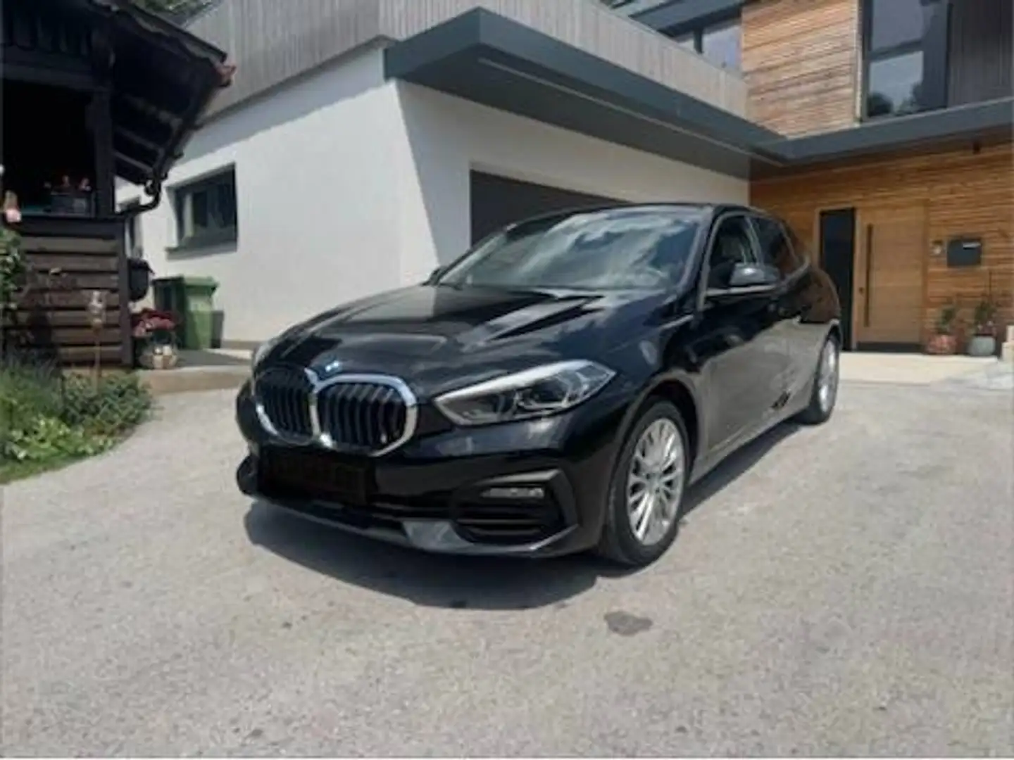BMW 120 120d xDrive Aut. Schwarz - 2