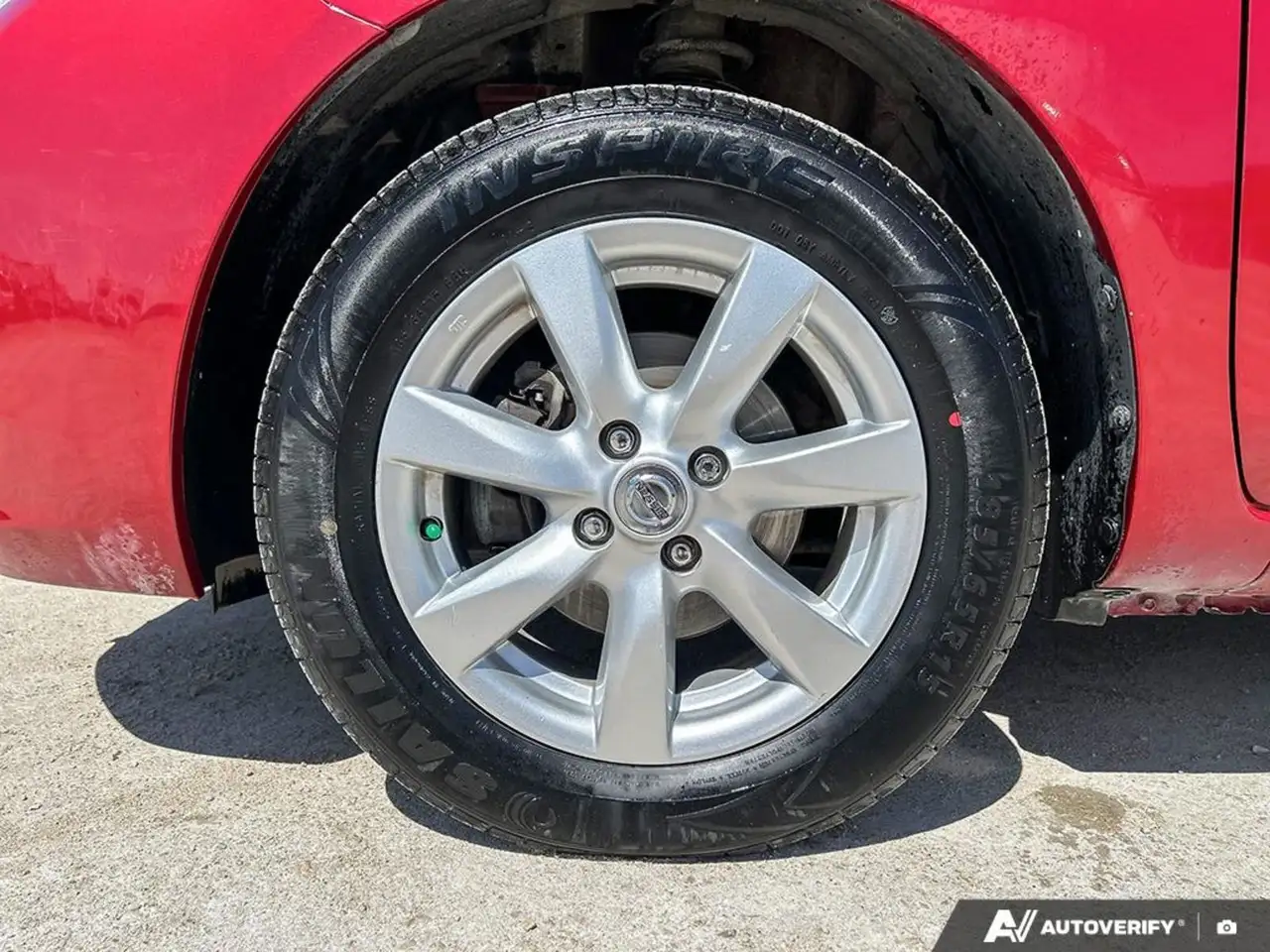 Nissan Versa снимка Nissan Versa