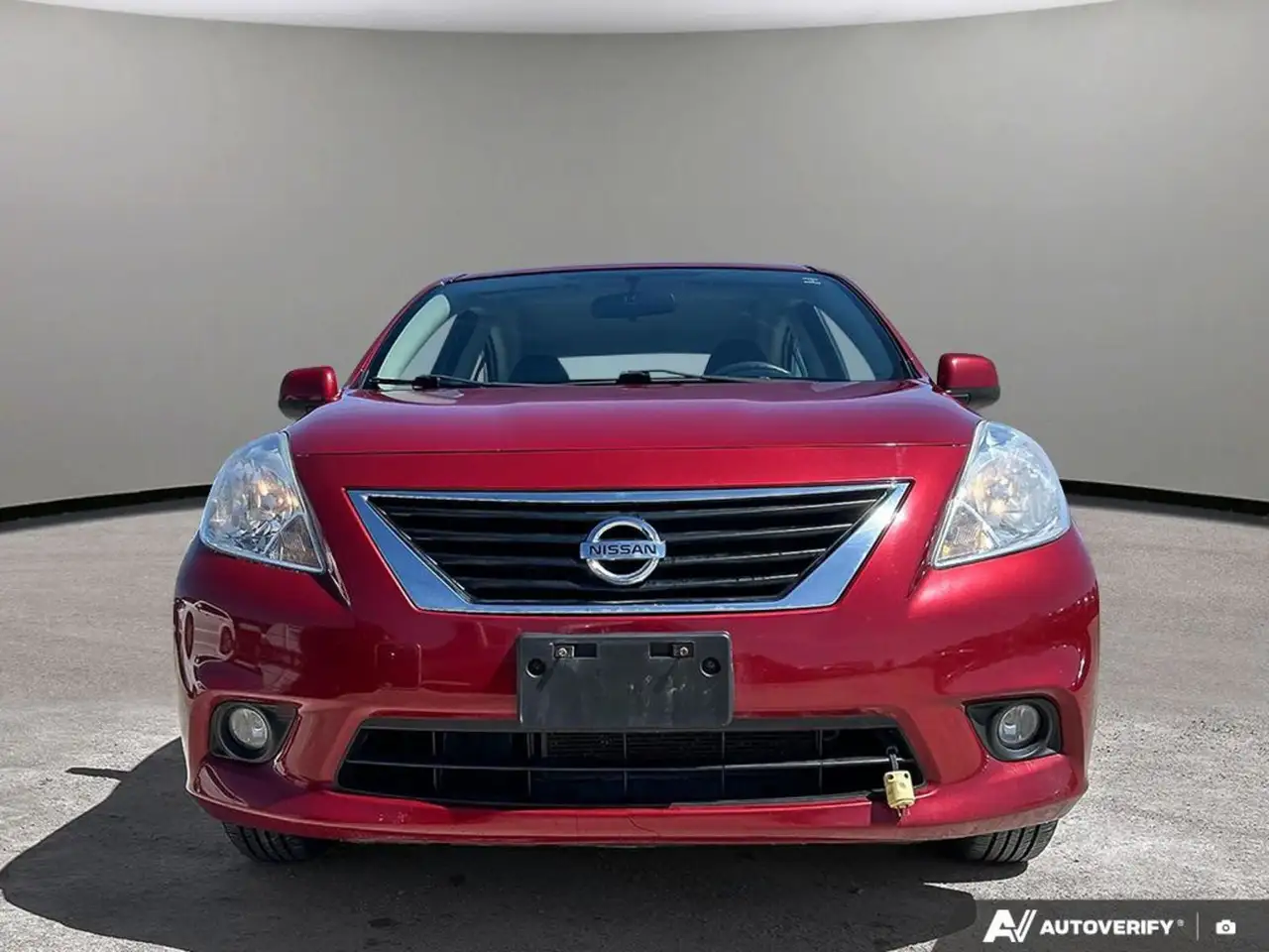 Nissan Versa снимка Nissan Versa