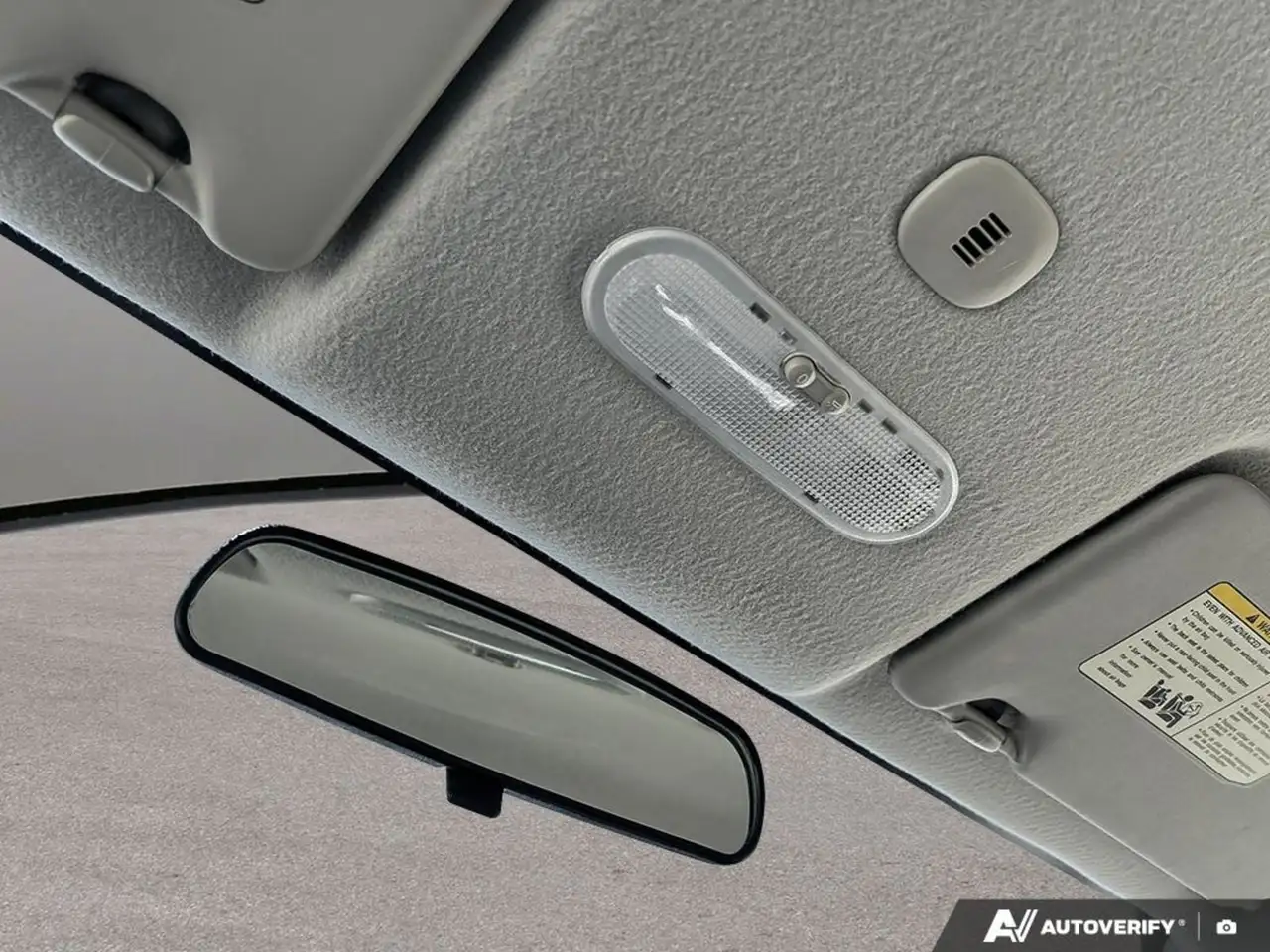 Nissan Versa снимка Nissan Versa
