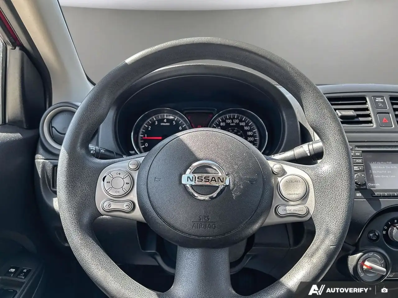 Nissan Versa снимка Nissan Versa