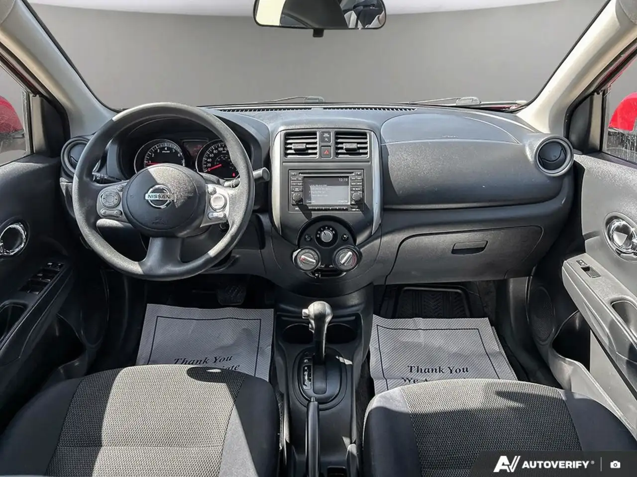 Nissan Versa снимка Nissan Versa