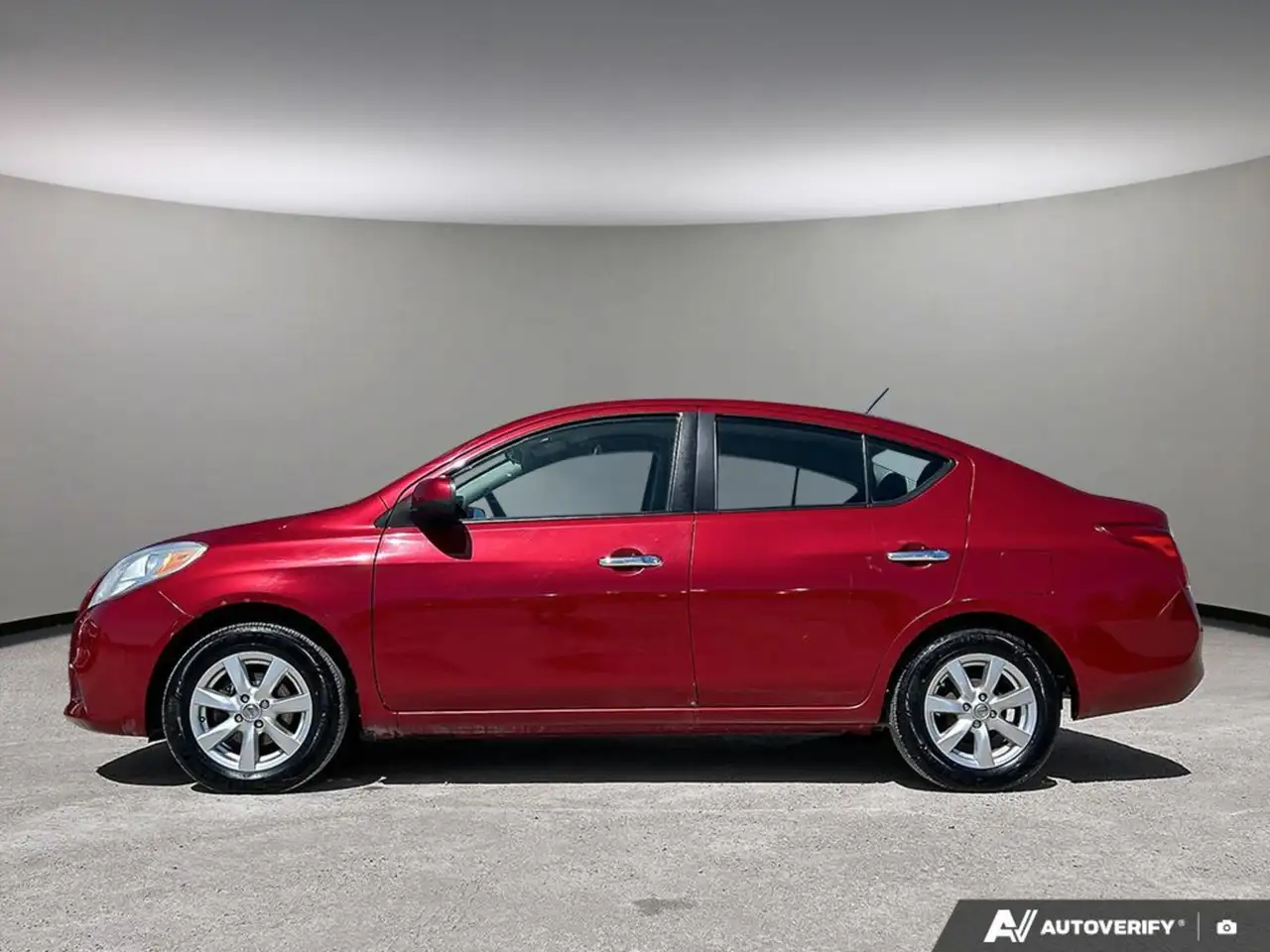 Nissan Versa снимка Nissan Versa
