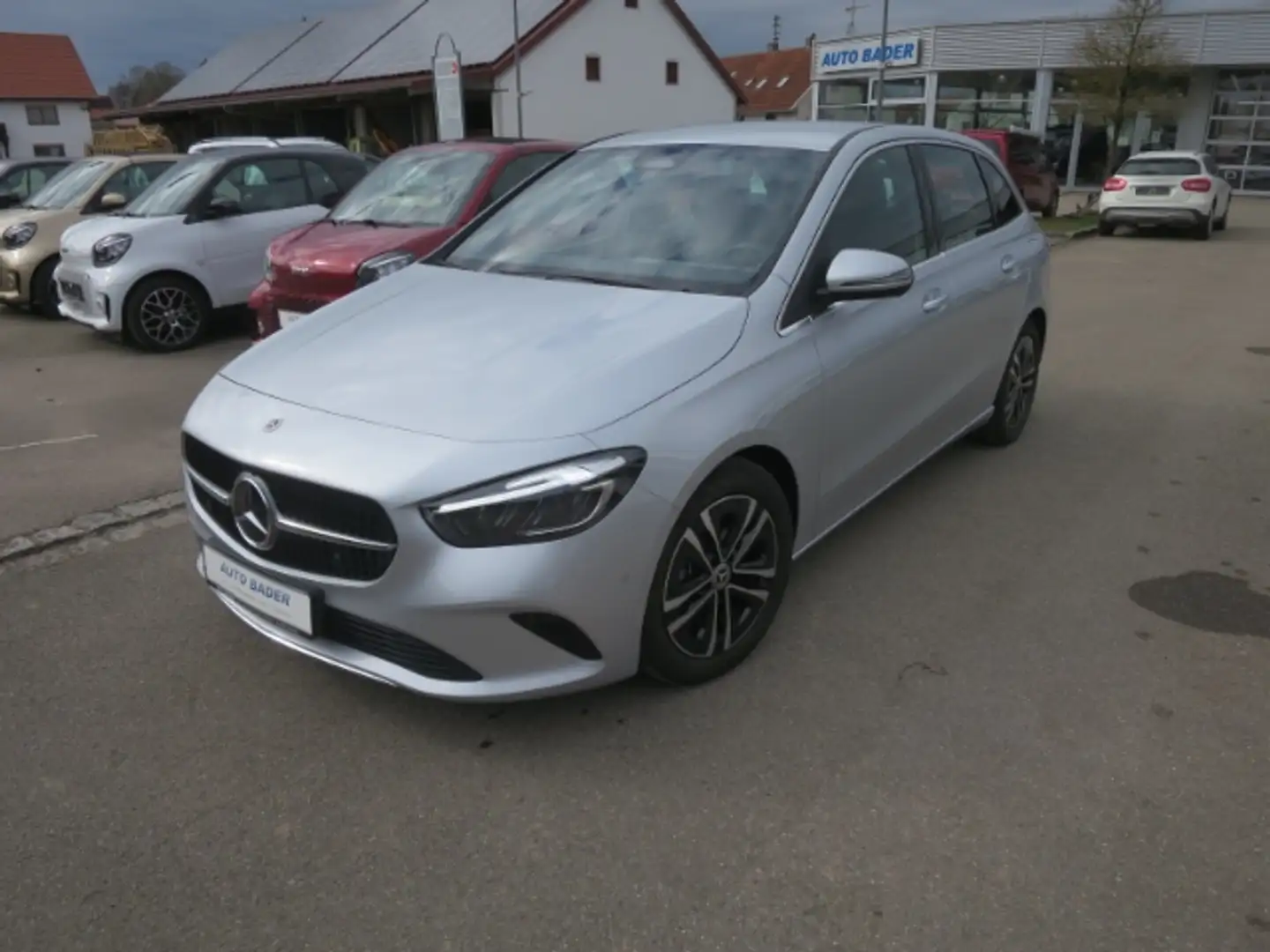 Mercedes-Benz B 180 Progressive Line Advanced+ Winterpaket Argent - 2