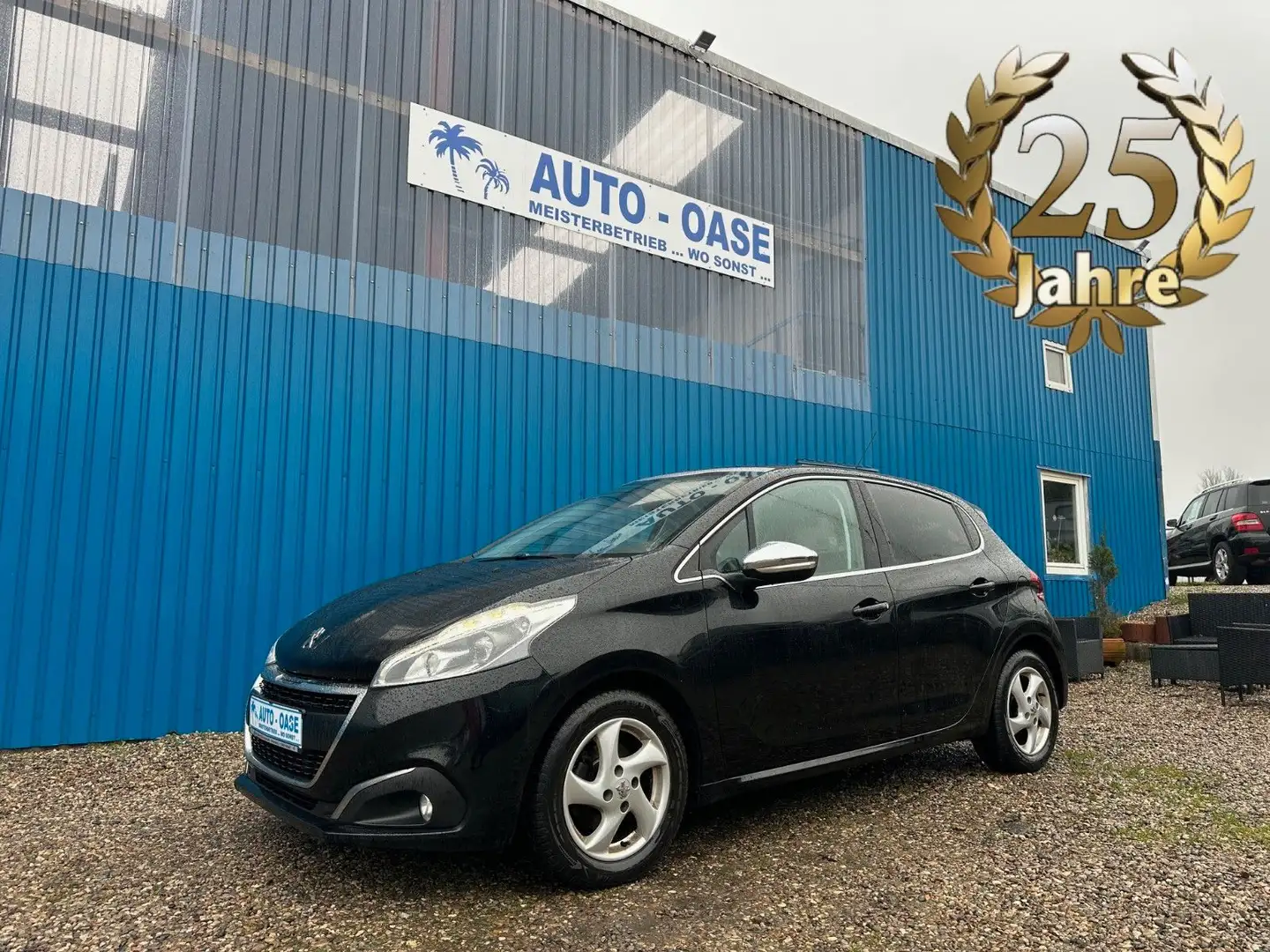 Peugeot 208 BlueHDi 100 Allure**1.Hand*Panorama*Kamera** Schwarz - 1