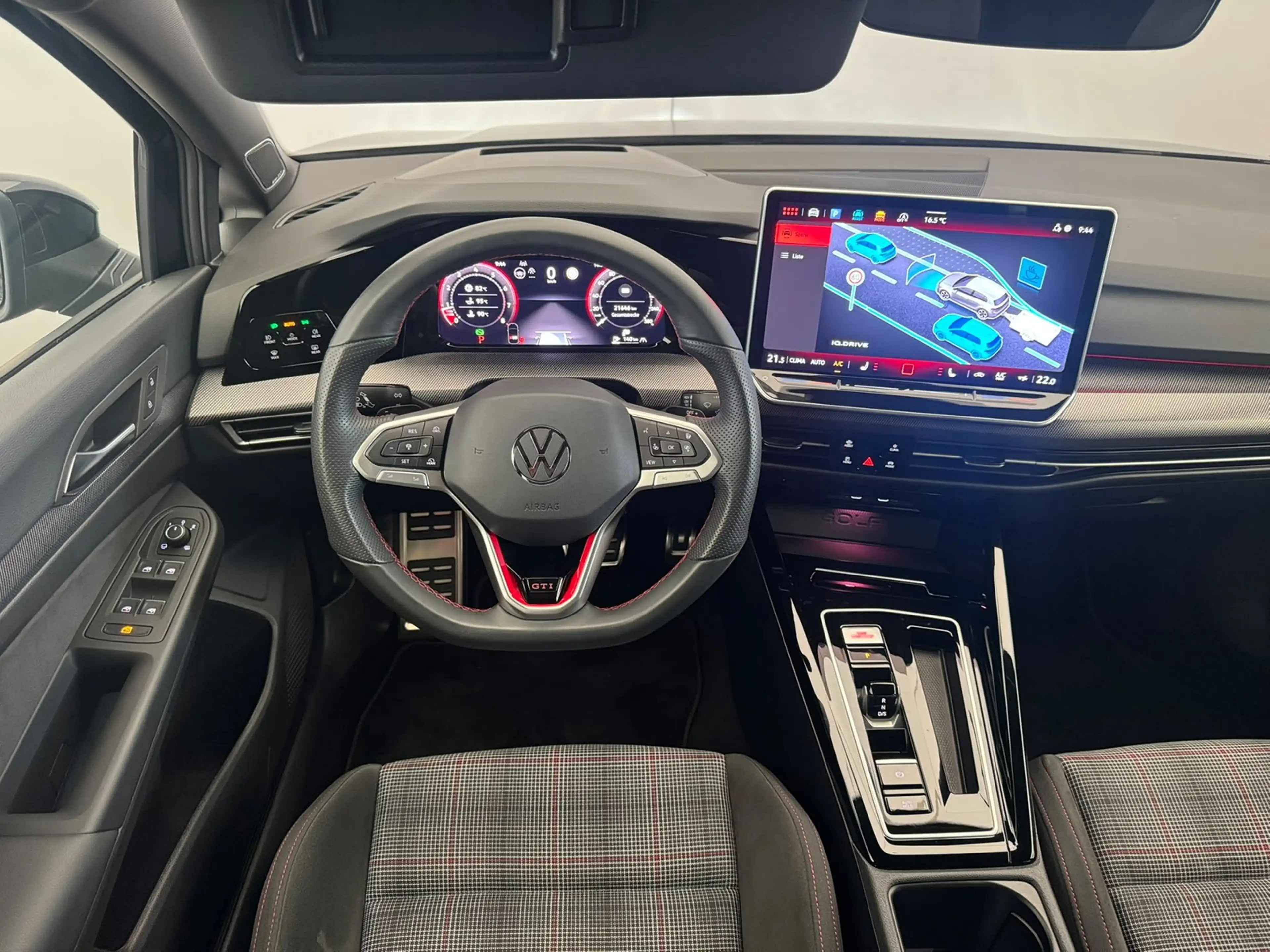 Volkswagen Golf GTI 2.0TSI DSG+AHK+MATRIX+H&K+HUD+KAMERA+DCC — photo 14