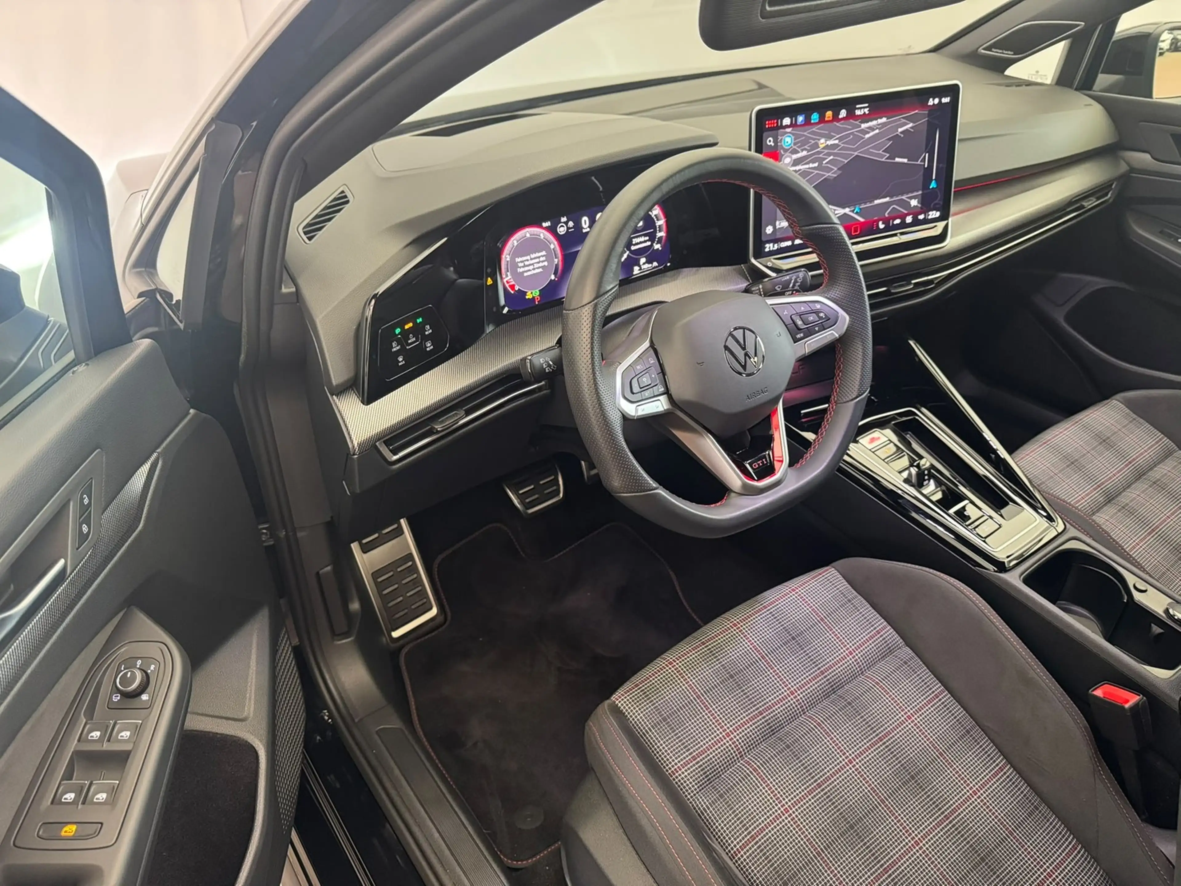 Volkswagen Golf GTI 2.0TSI DSG+AHK+MATRIX+H&K+HUD+KAMERA+DCC — photo 13