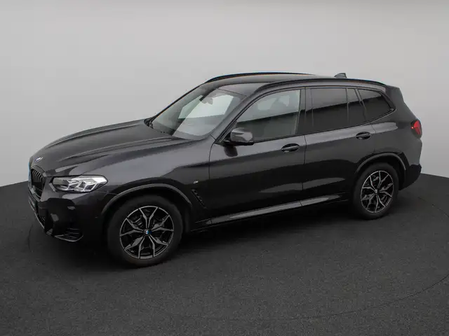 BMW X3 view 12