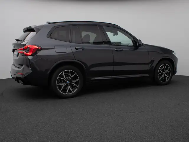 BMW X3 view 6