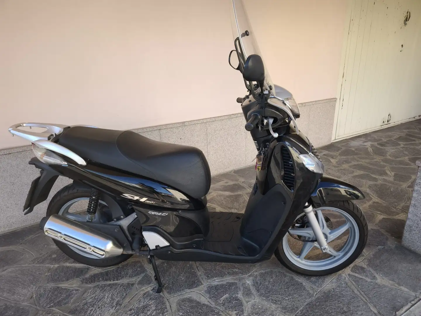 Honda SH 150i Czarny - 1