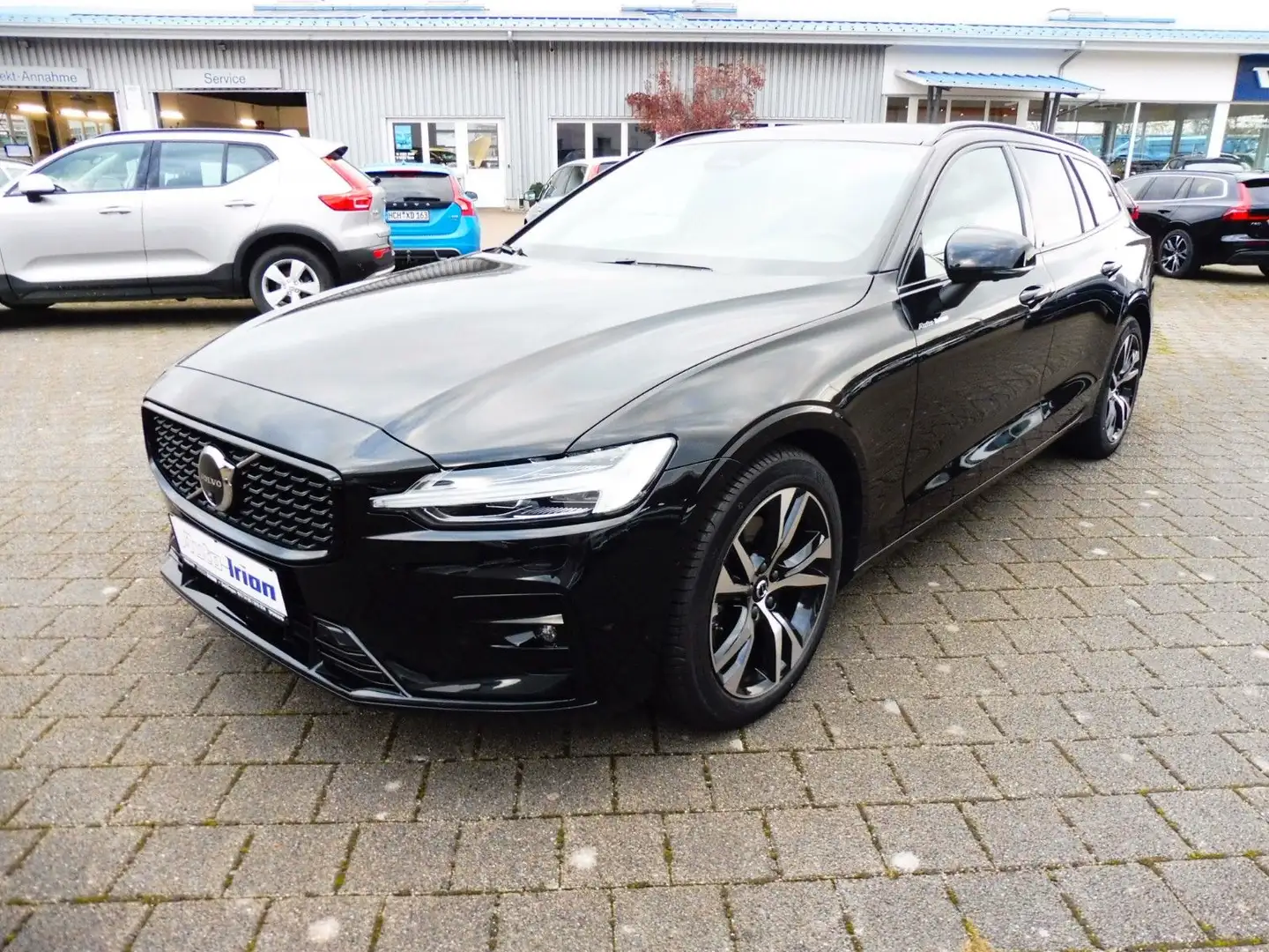 Volvo V60 Kombi Plus Dark/ Pano Schwarz - 1