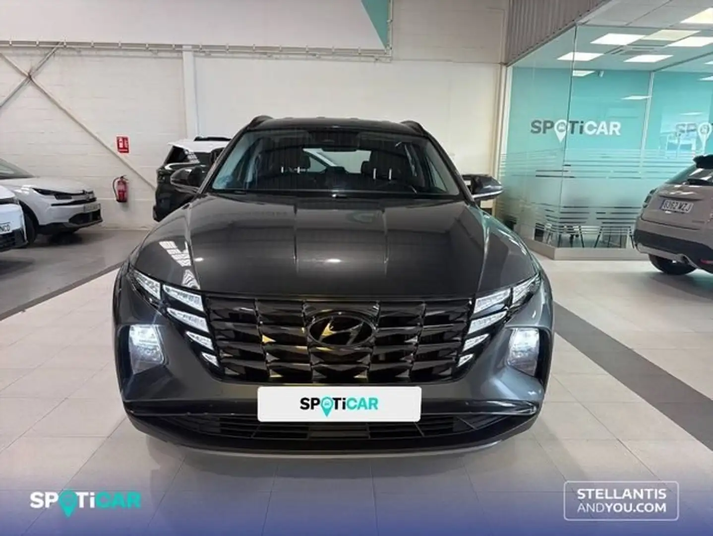 Hyundai TUCSON 1.6 CRDI 100kW (136CV) 48V DCT Maxx Gris - 2