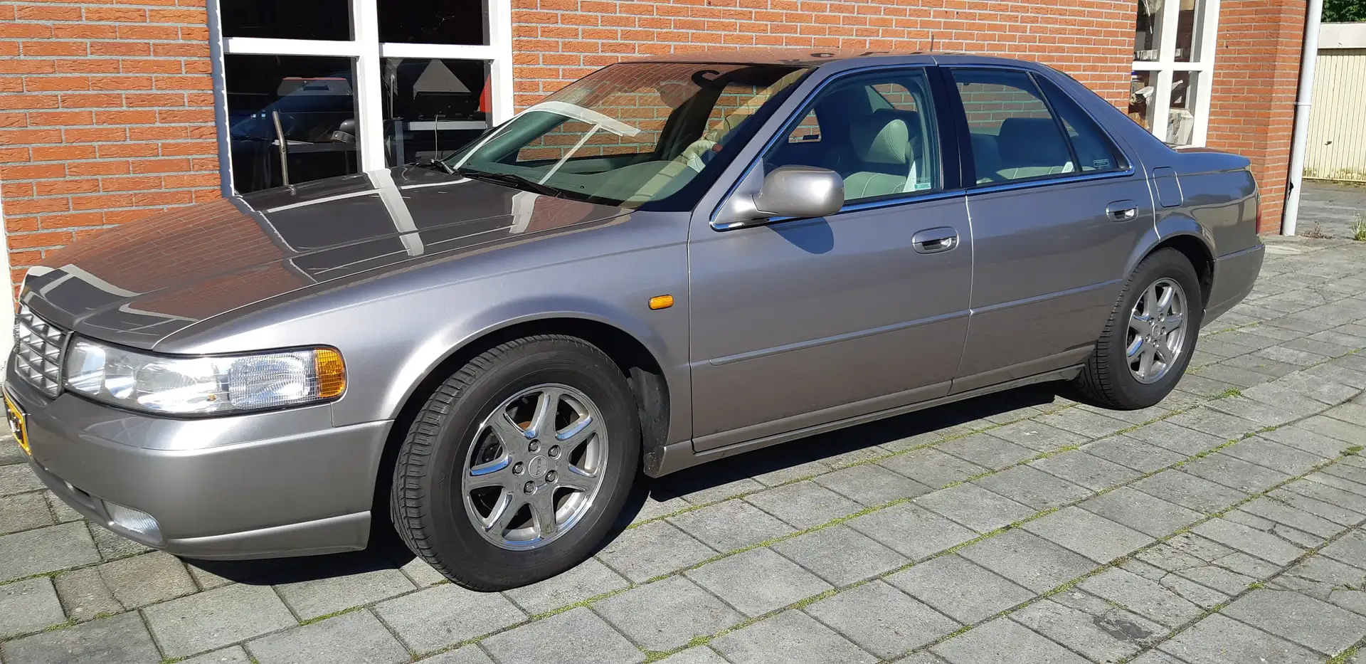 Cadillac Deville Deville 4.6-V8 STS Beige - 1