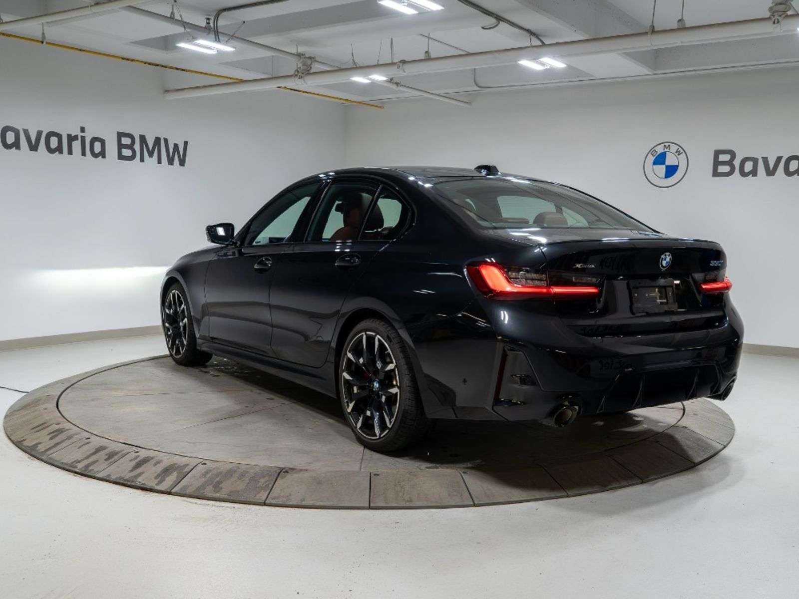 2025 BMW 3 Series 330i xDrive Sedan | M Sport Pro Package | Advanced — снимка 1