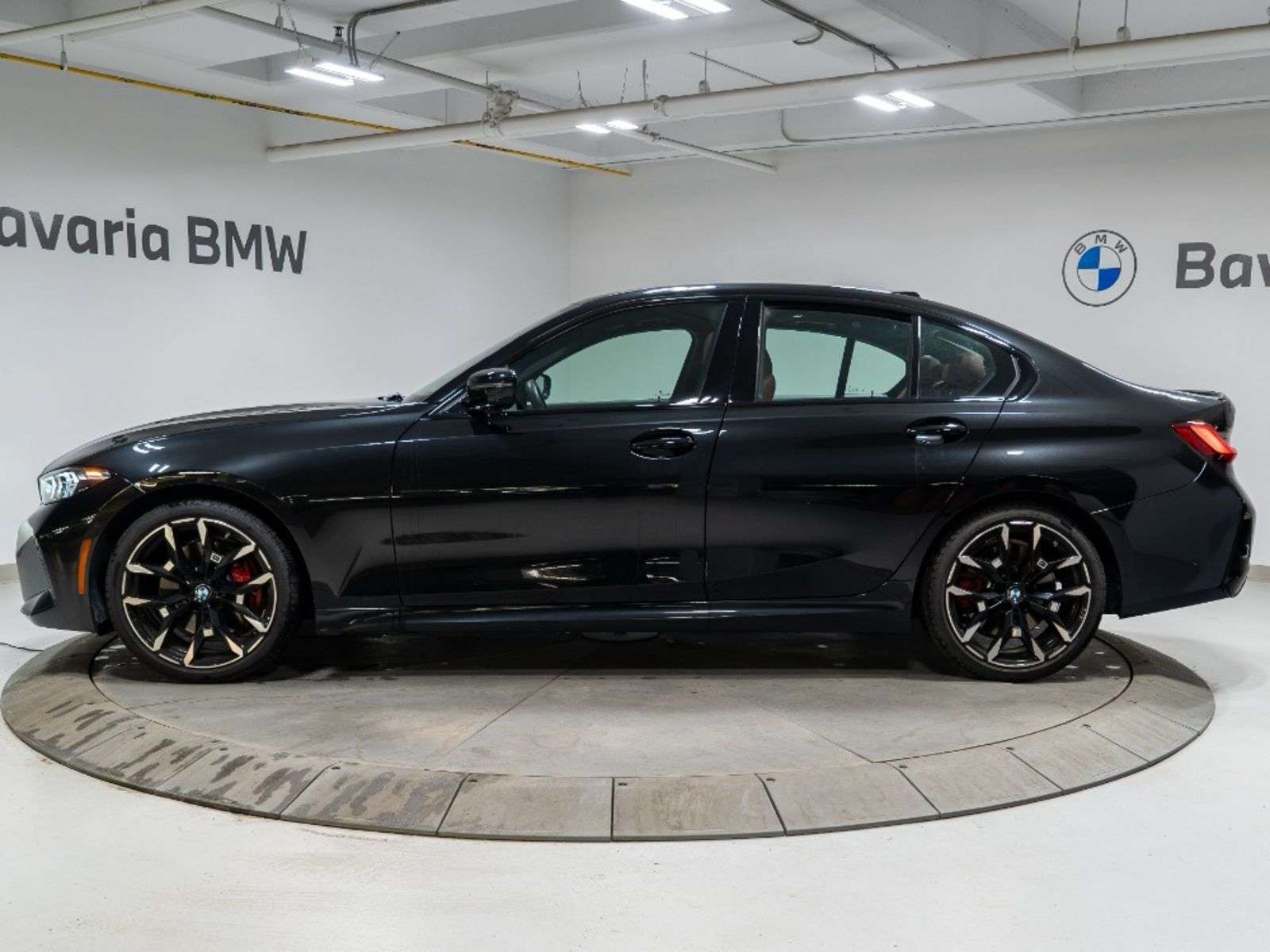 2025 BMW 3 Series 330i xDrive Sedan | M Sport Pro Package | Advanced — снимка 1