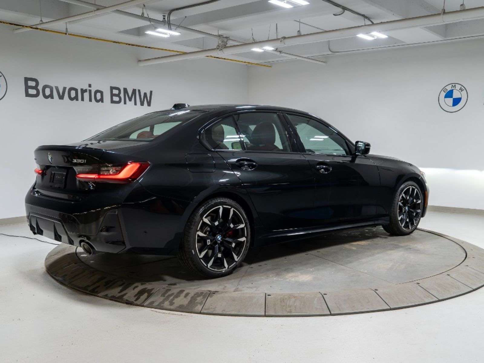 2025 BMW 3 Series 330i xDrive Sedan | M Sport Pro Package | Advanced — снимка 1