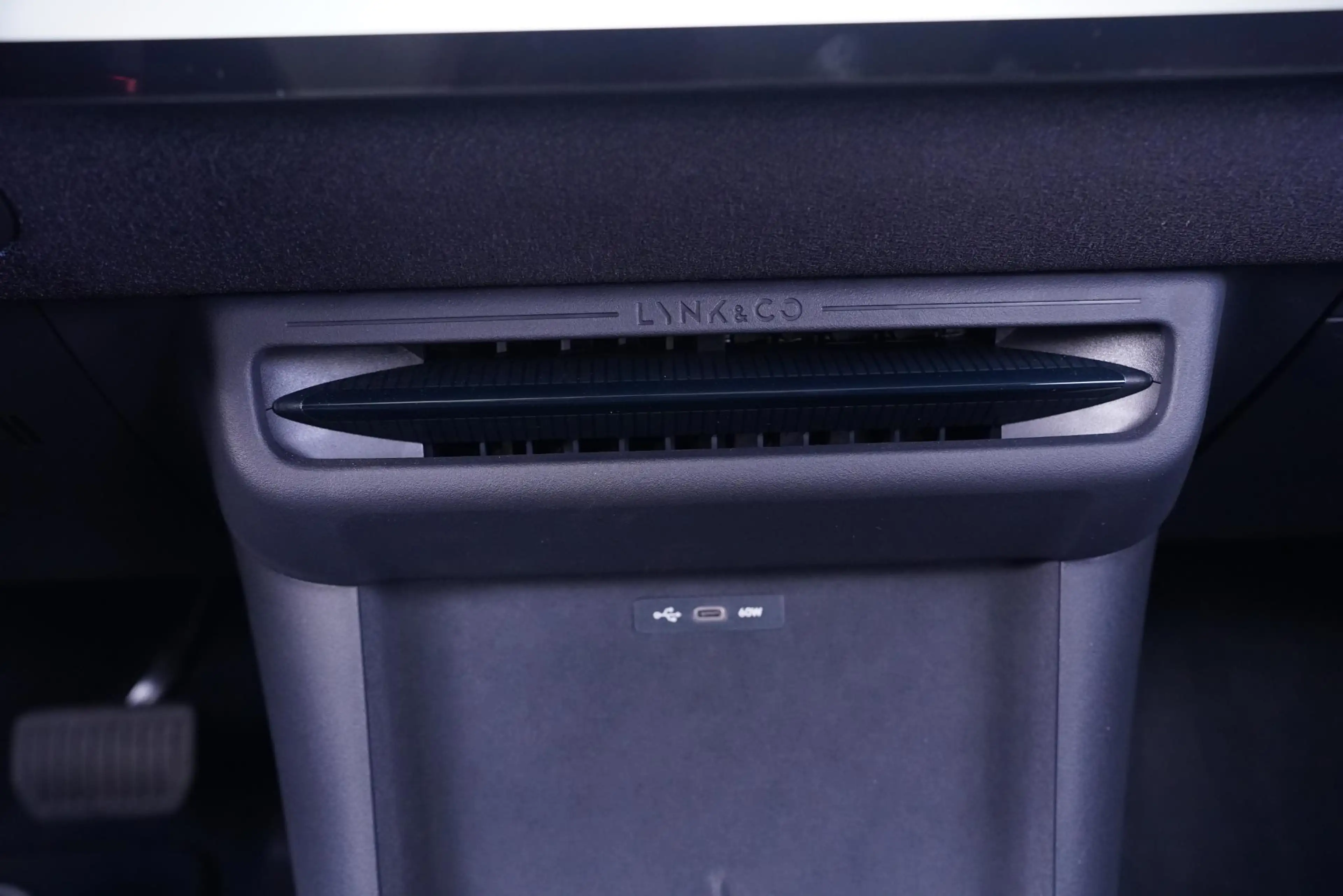 Lynk & Co 02 Core 66 kWh SOH 99% Apple Carplay Panoramadak Acht — photo 30