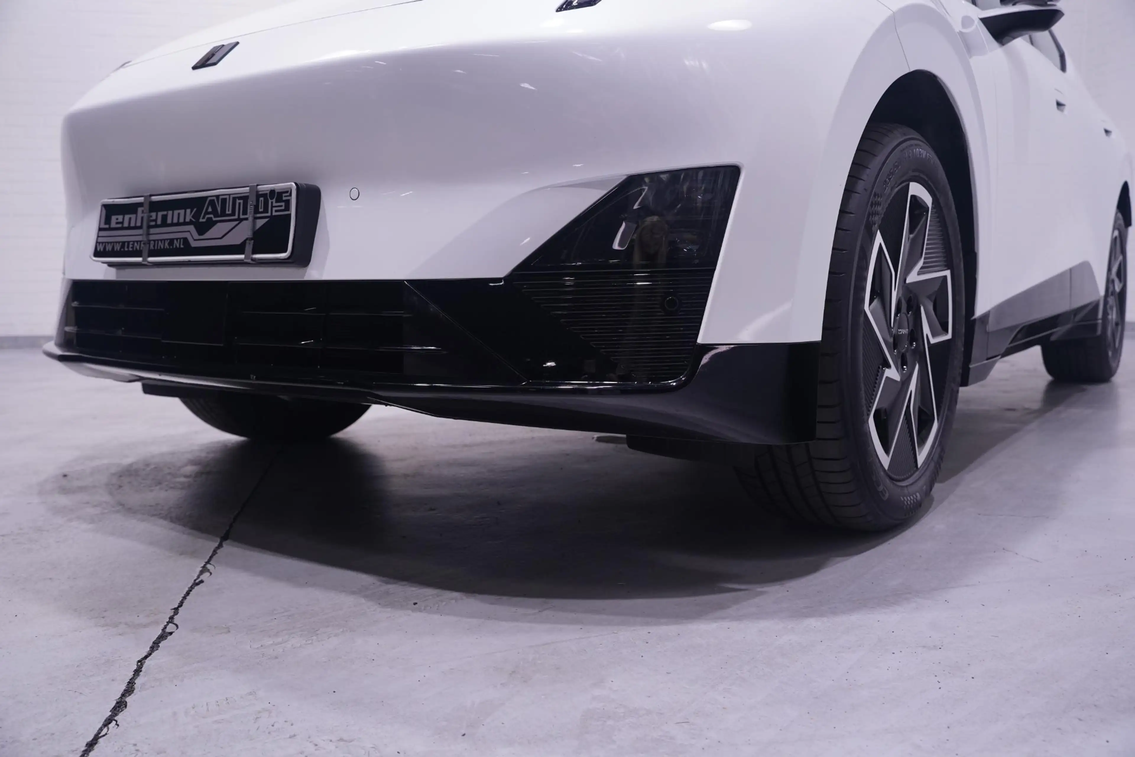 Lynk & Co 02 Core 66 kWh SOH 99% Apple Carplay Panoramadak Acht — photo 6
