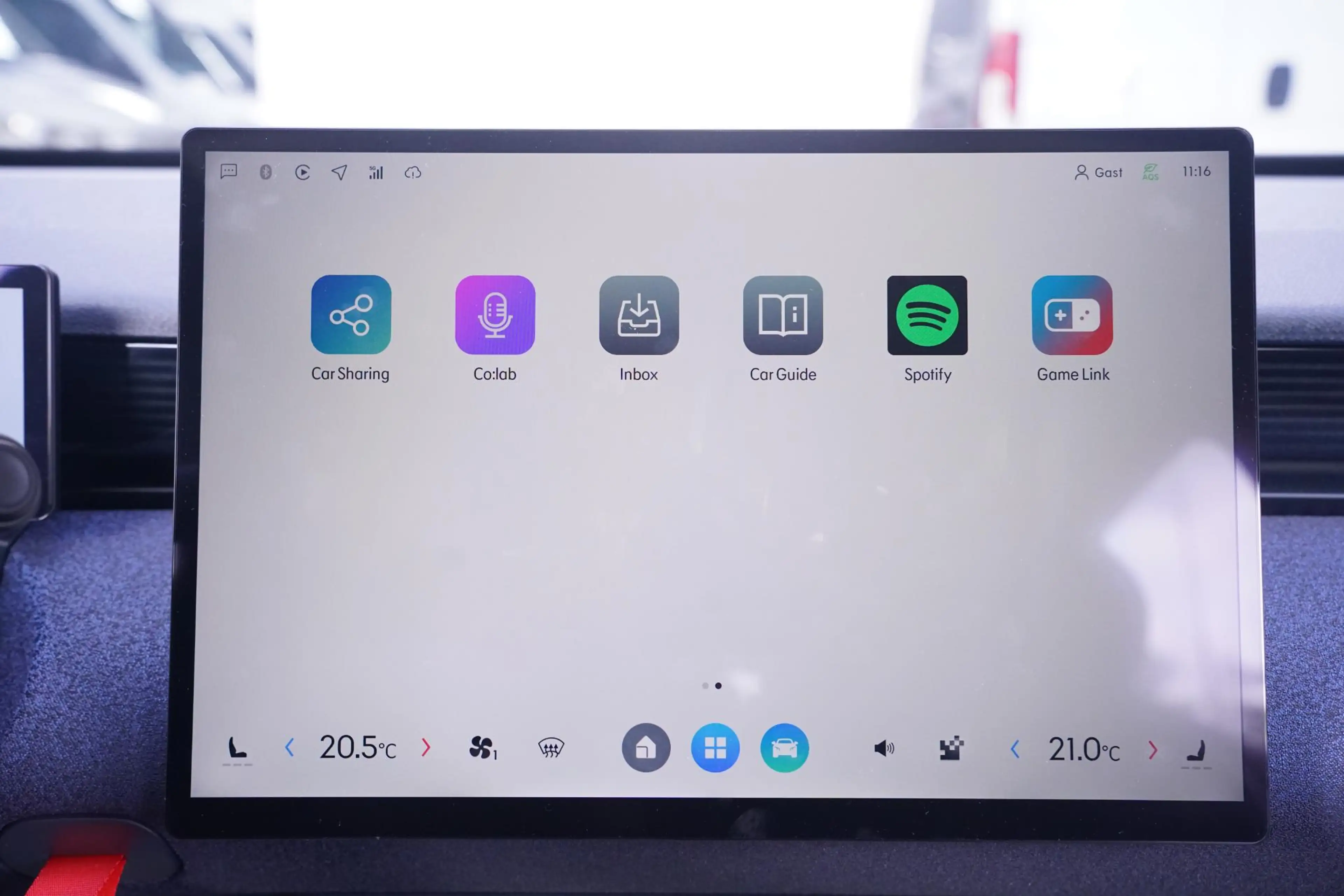 Lynk & Co 02 Core 66 kWh SOH 99% Apple Carplay Panoramadak Acht — photo 35