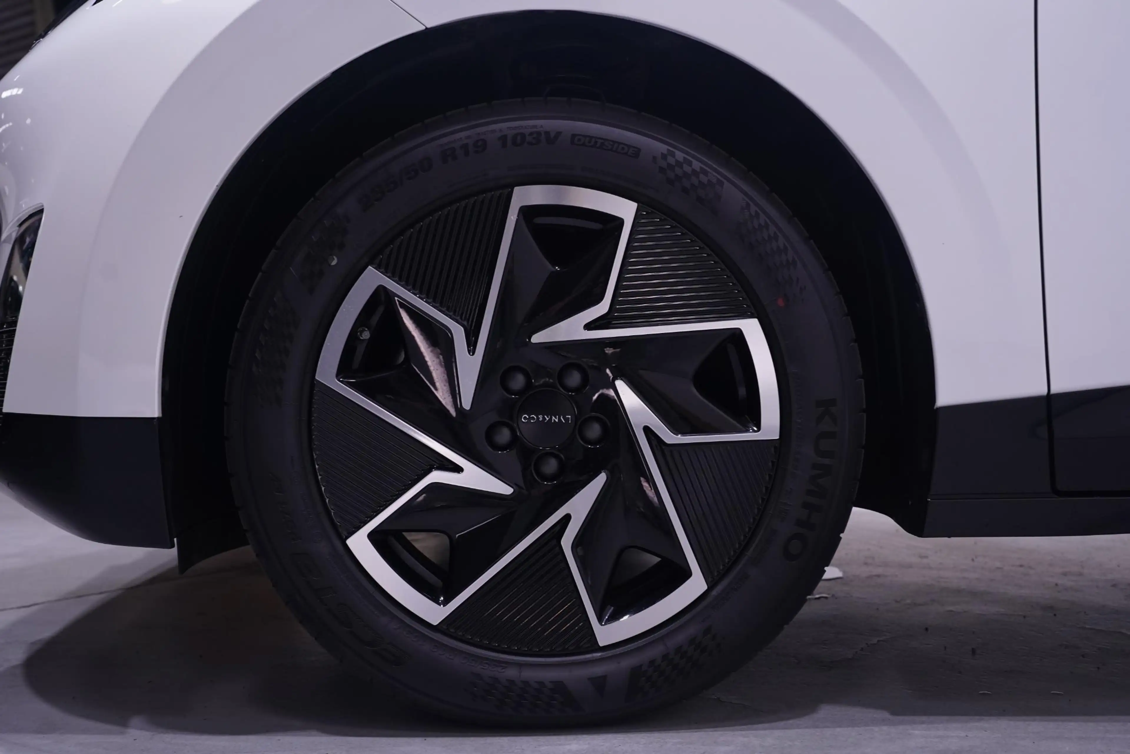 Lynk & Co 02 Core 66 kWh SOH 99% Apple Carplay Panoramadak Acht — photo 7