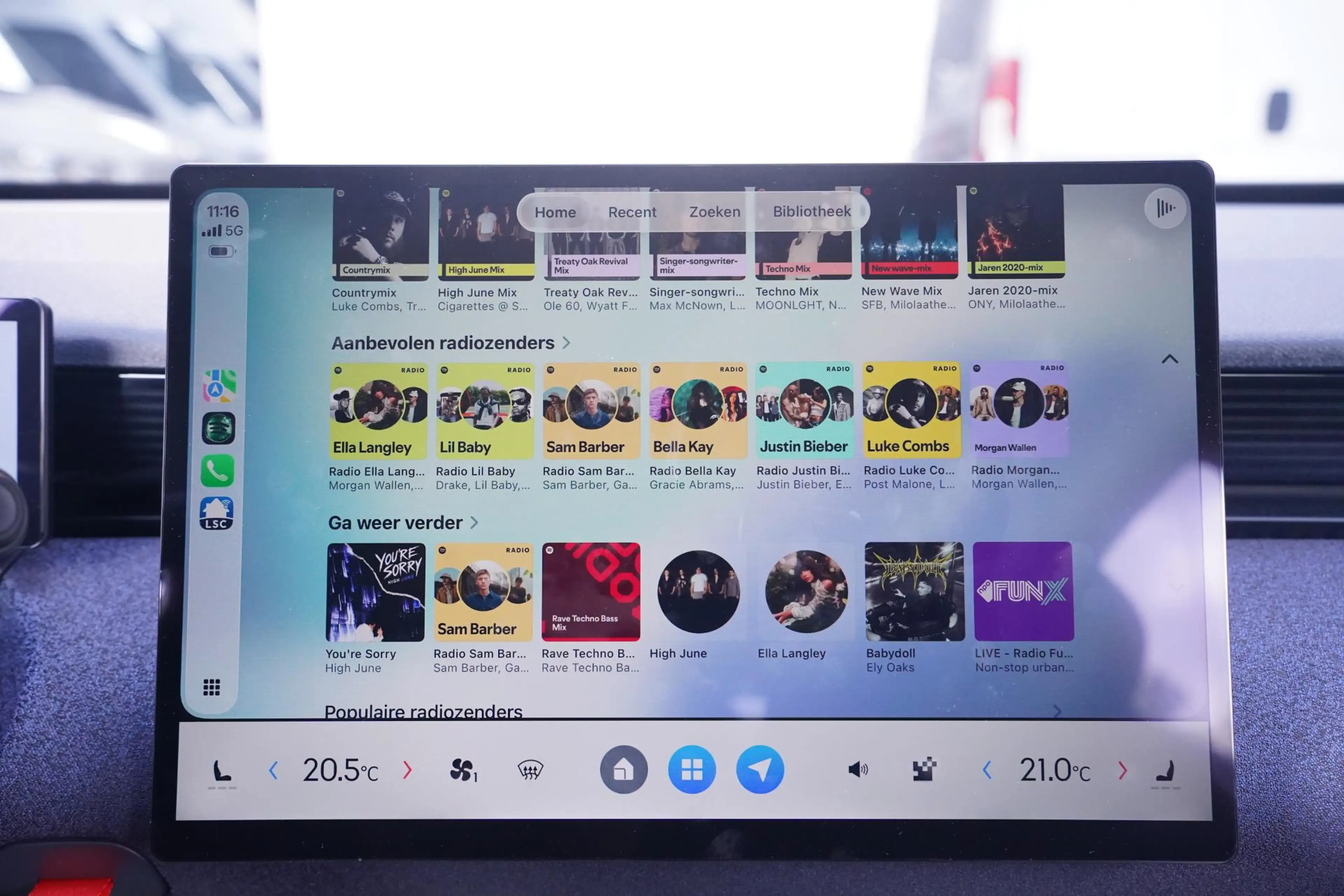 Lynk & Co 02 Core 66 kWh SOH 99% Apple Carplay Panoramadak Acht — photo 39
