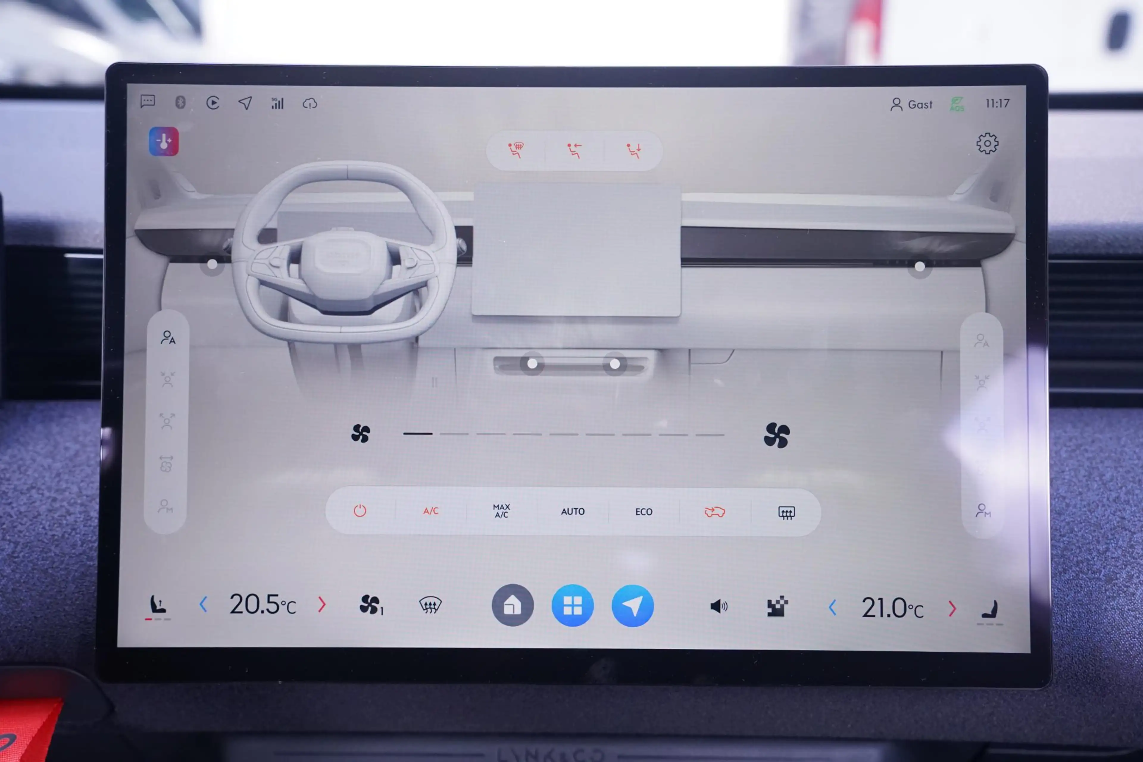 Lynk & Co 02 Core 66 kWh SOH 99% Apple Carplay Panoramadak Acht — photo 42