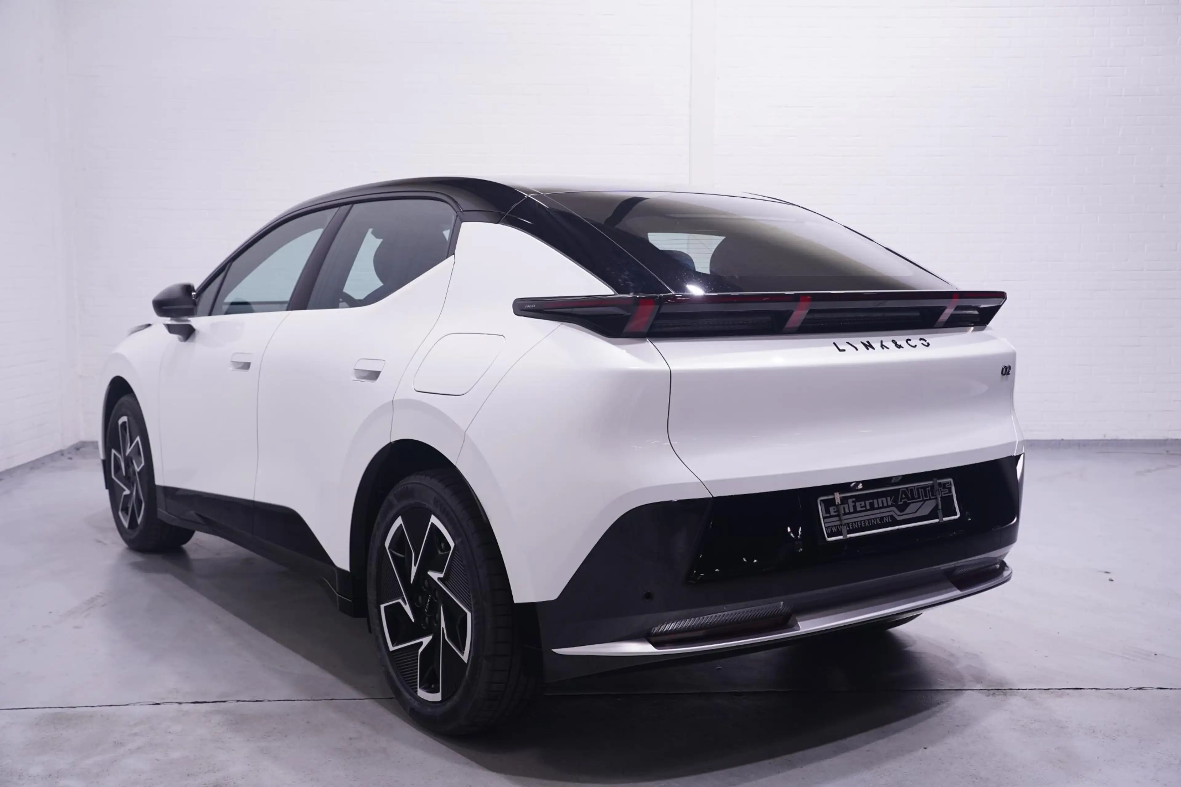 Lynk & Co 02 Core 66 kWh SOH 99% Apple Carplay Panoramadak Acht — photo 12