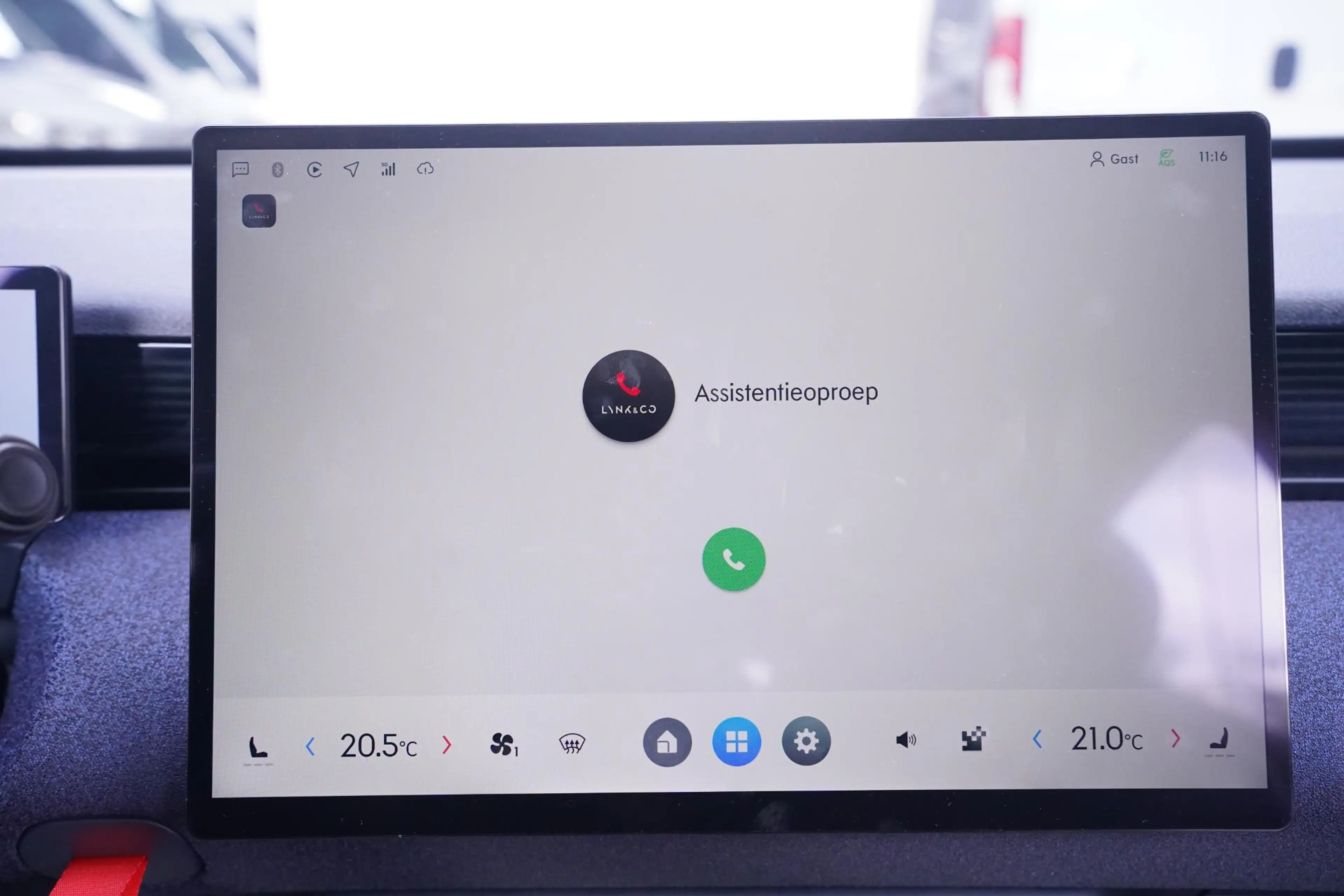 Lynk & Co 02 Core 66 kWh SOH 99% Apple Carplay Panoramadak Acht — photo 33