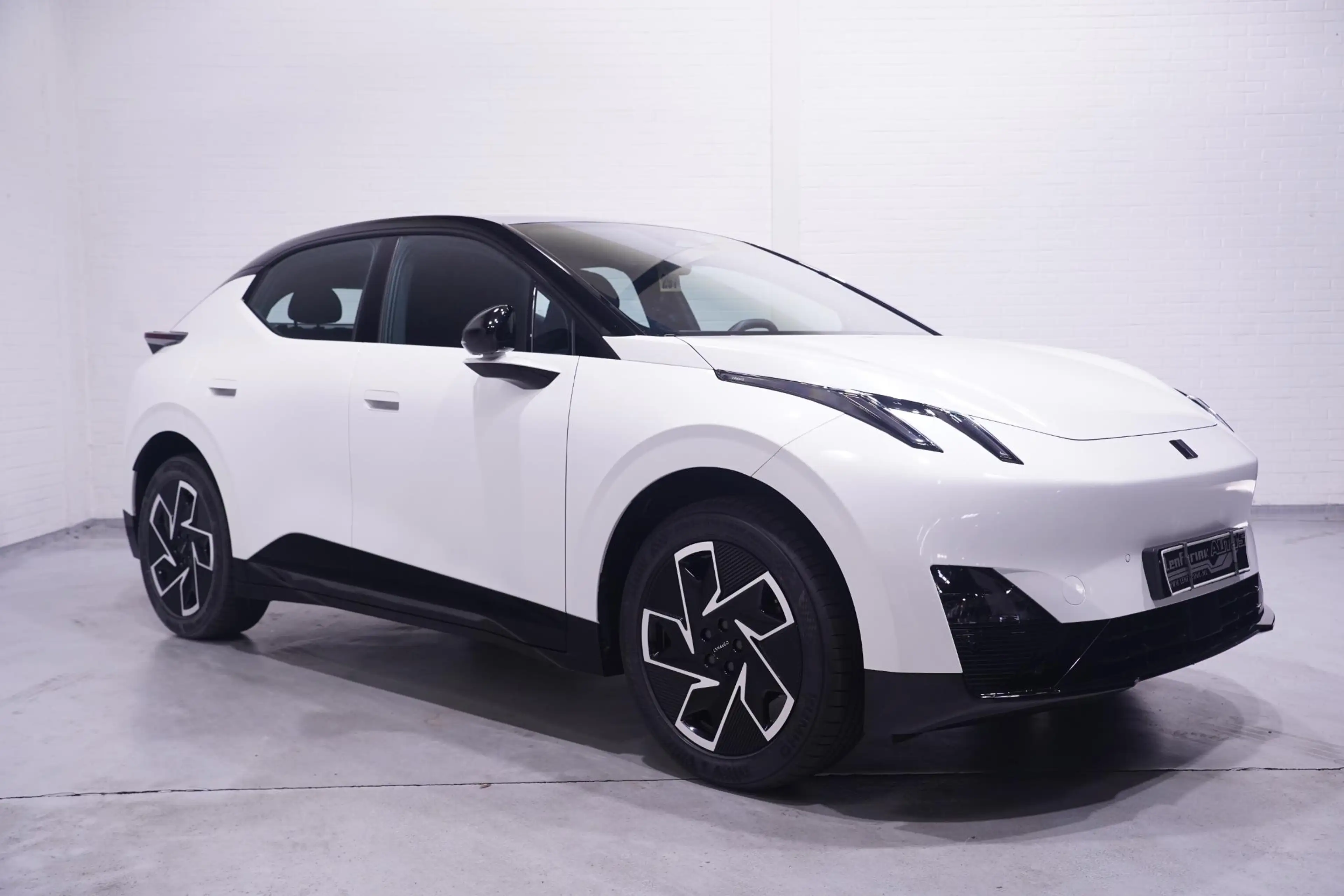 Lynk & Co 02 Core 66 kWh SOH 99% Apple Carplay Panoramadak Acht — photo 3