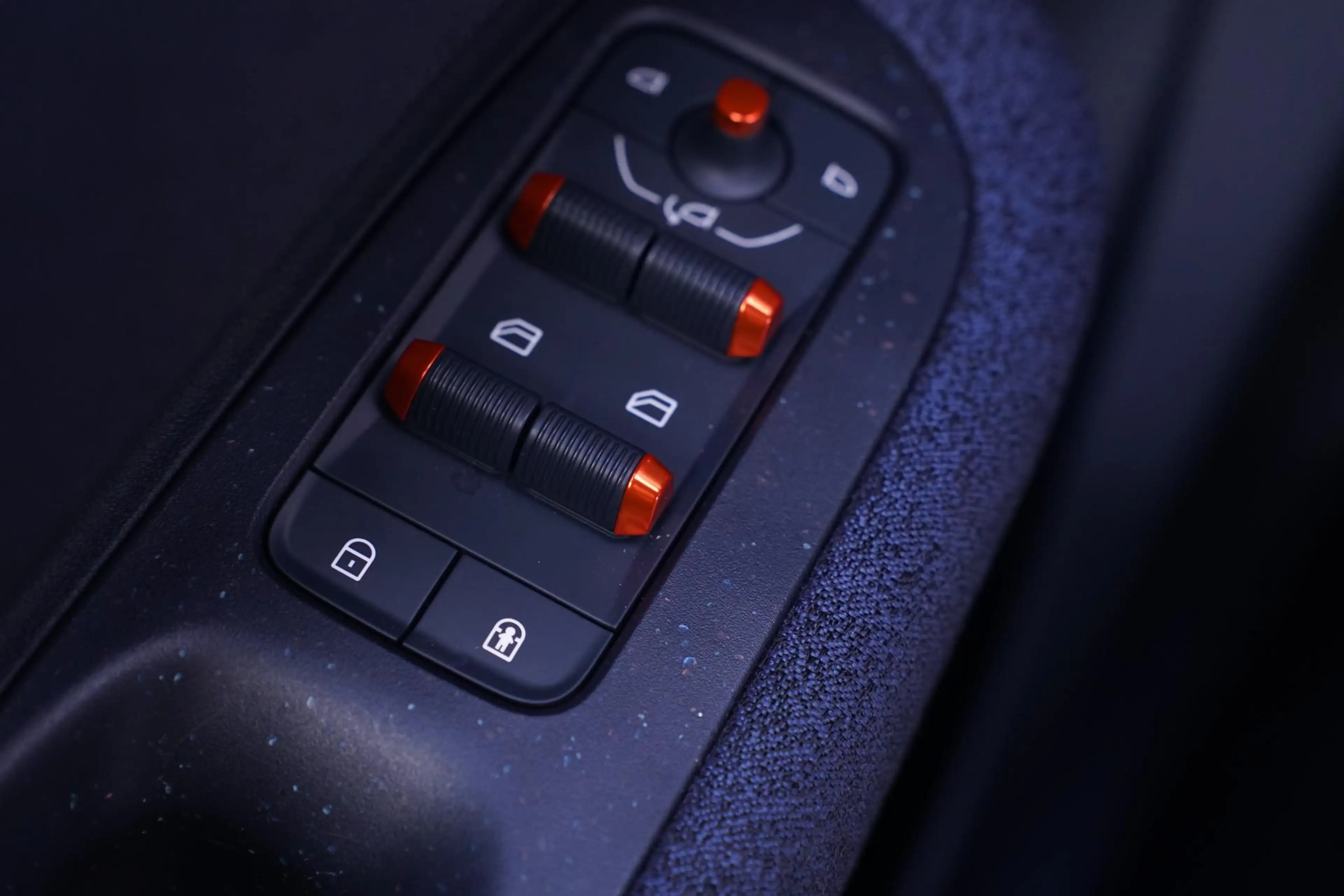 Lynk & Co 02 Core 66 kWh SOH 99% Apple Carplay Panoramadak Acht — photo 25