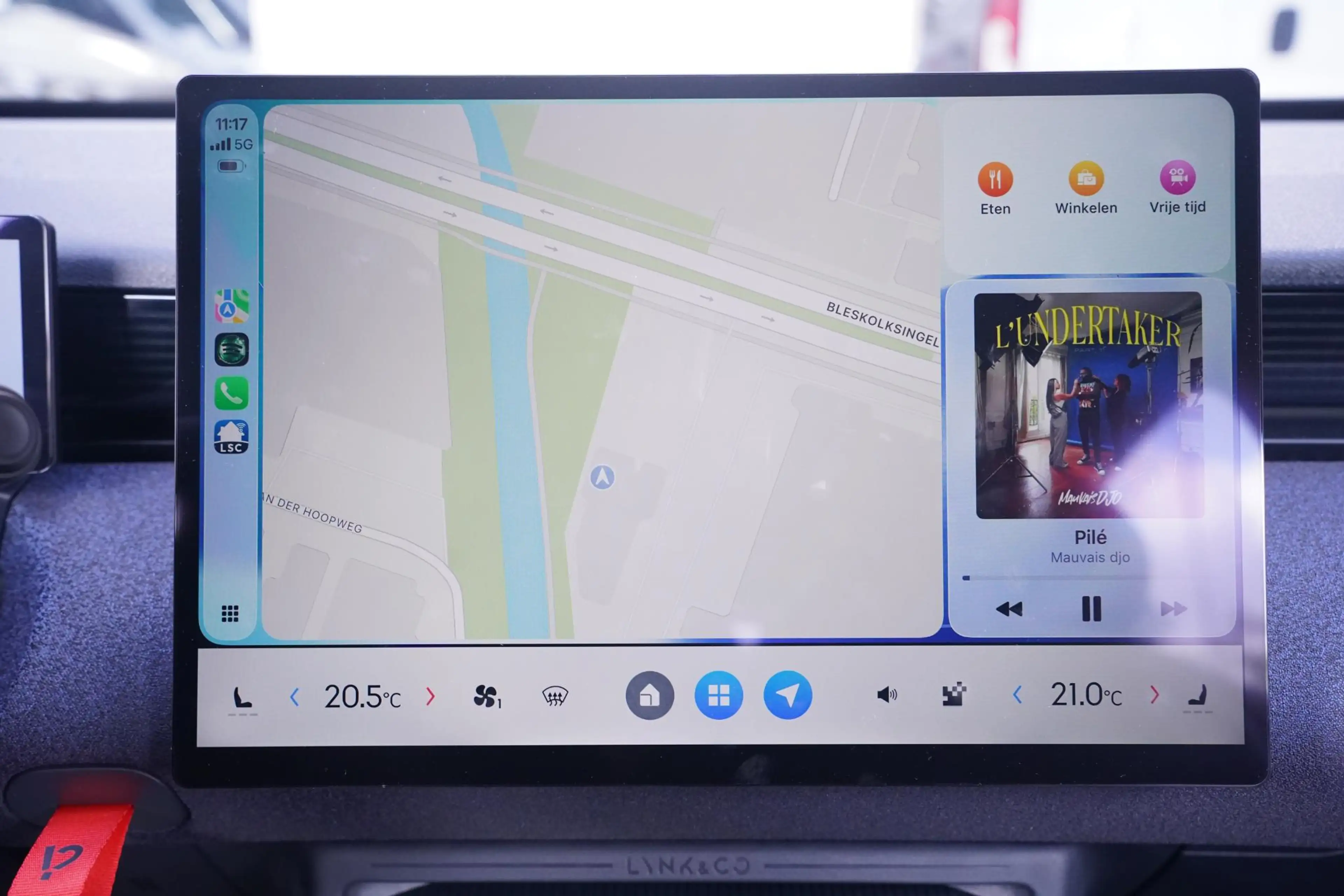Lynk & Co 02 Core 66 kWh SOH 99% Apple Carplay Panoramadak Acht — photo 41