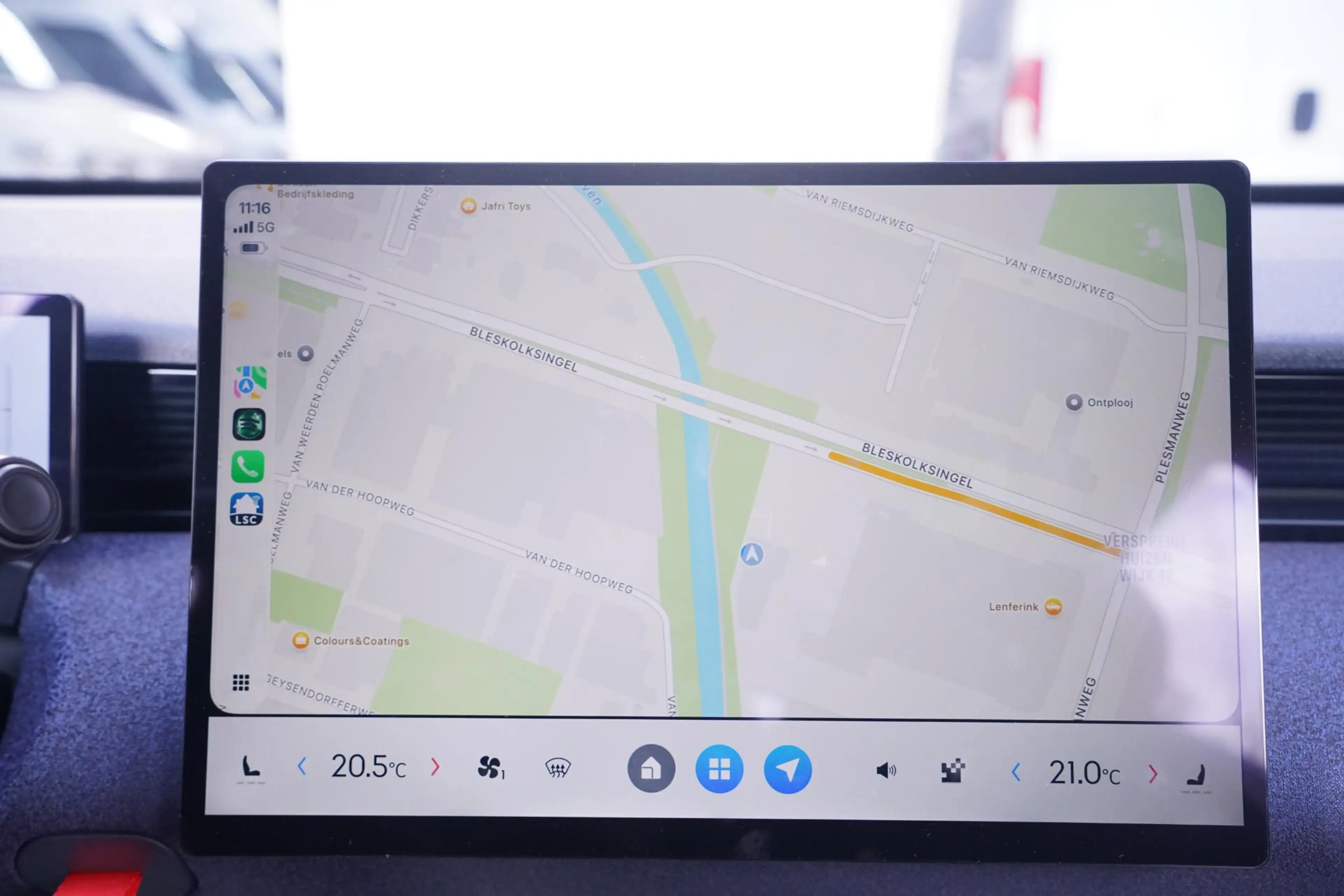 Lynk & Co 02 Core 66 kWh SOH 99% Apple Carplay Panoramadak Acht — photo 40