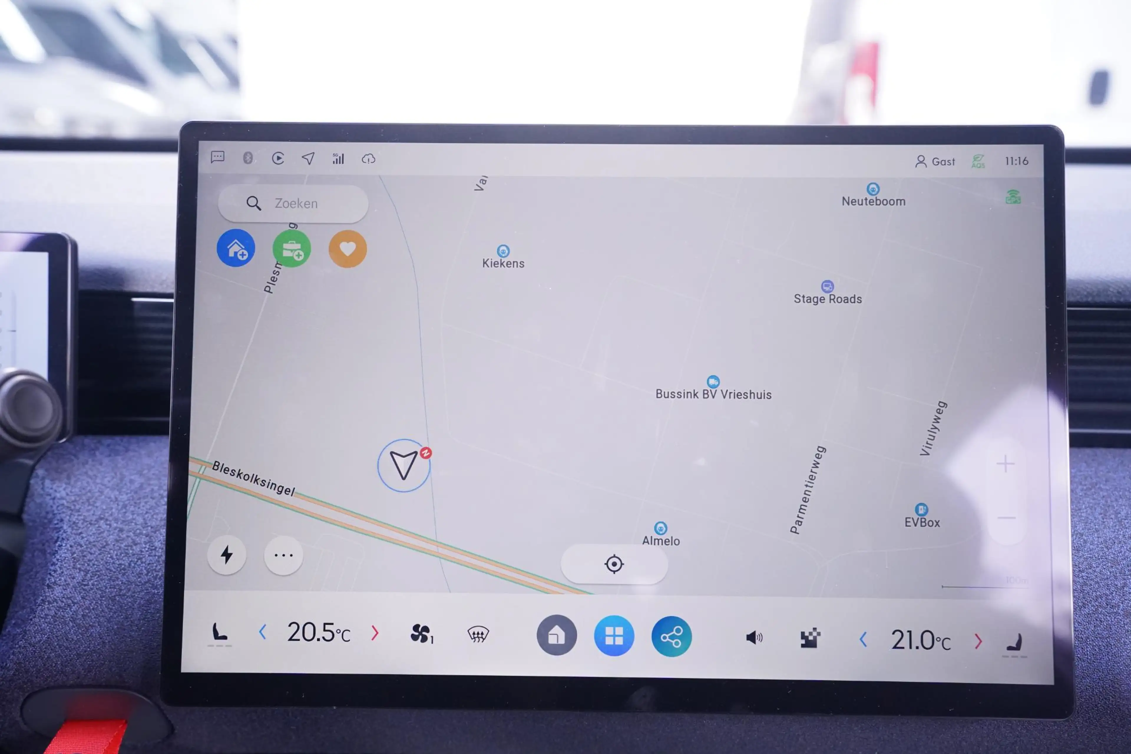 Lynk & Co 02 Core 66 kWh SOH 99% Apple Carplay Panoramadak Acht — photo 36