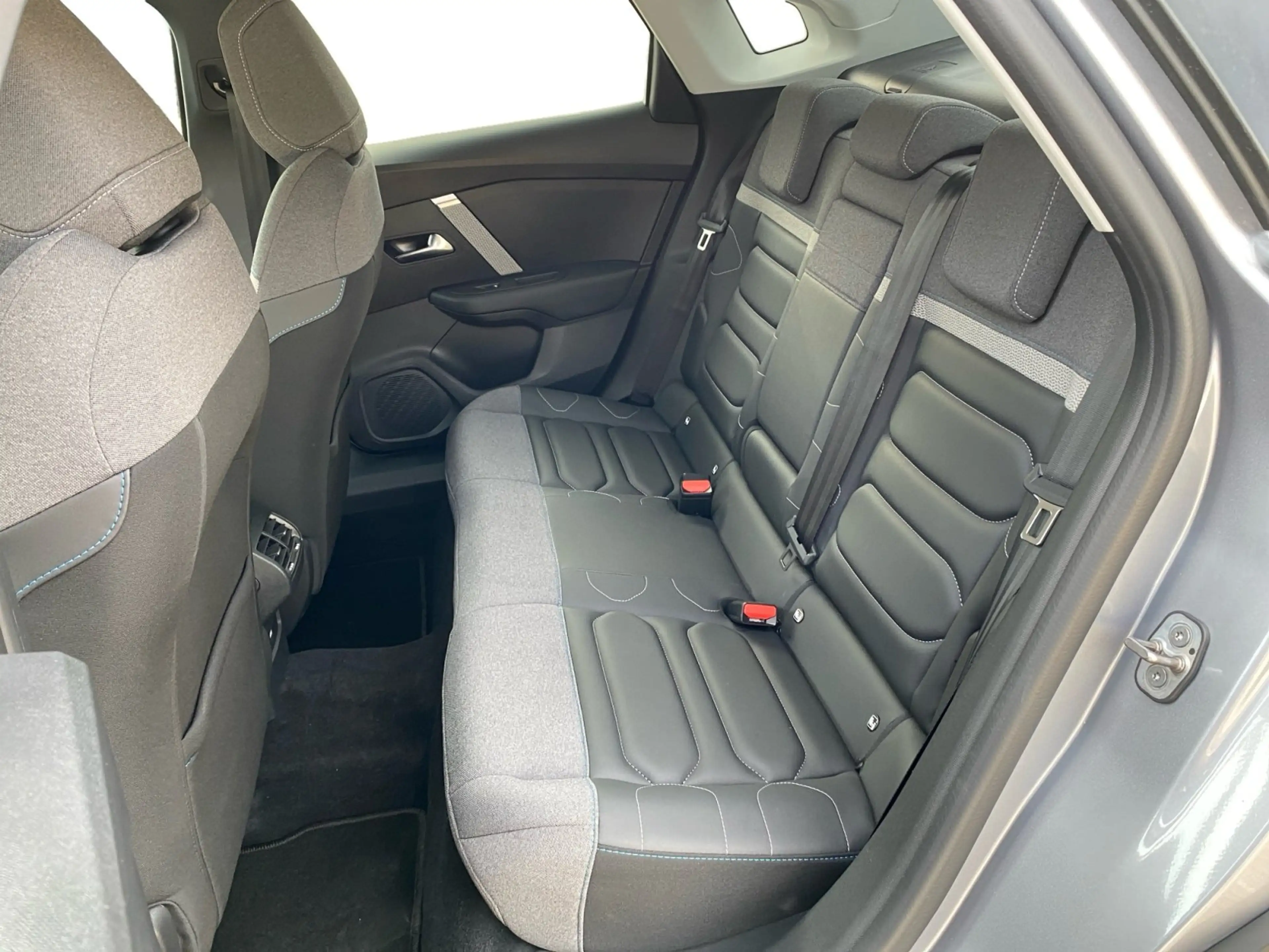 Citroen C4 X 1.2 Max Navi Rückfahrkamera Keyless Open — photo 15