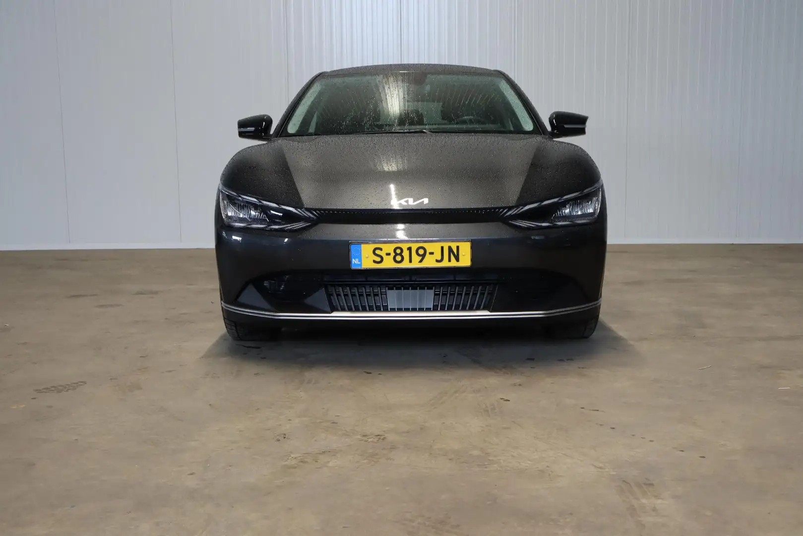 Kia EV6 Air 58 kWh Carplay, verw stoelen/stuur,  achteruit Gris - 2