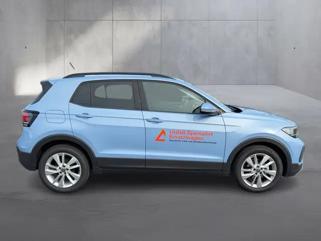 Volkswagen T-Cross view 6