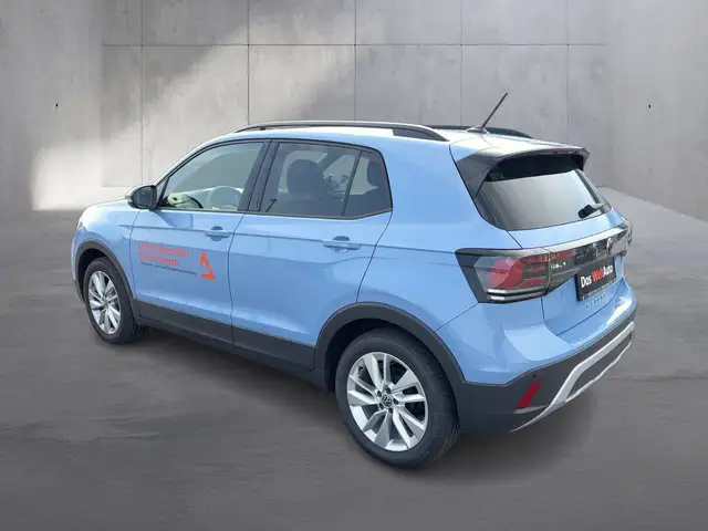 Volkswagen T-Cross view 3