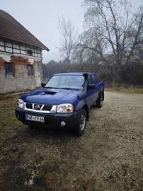 Navara D22 4WD King Cab TÜV Neu