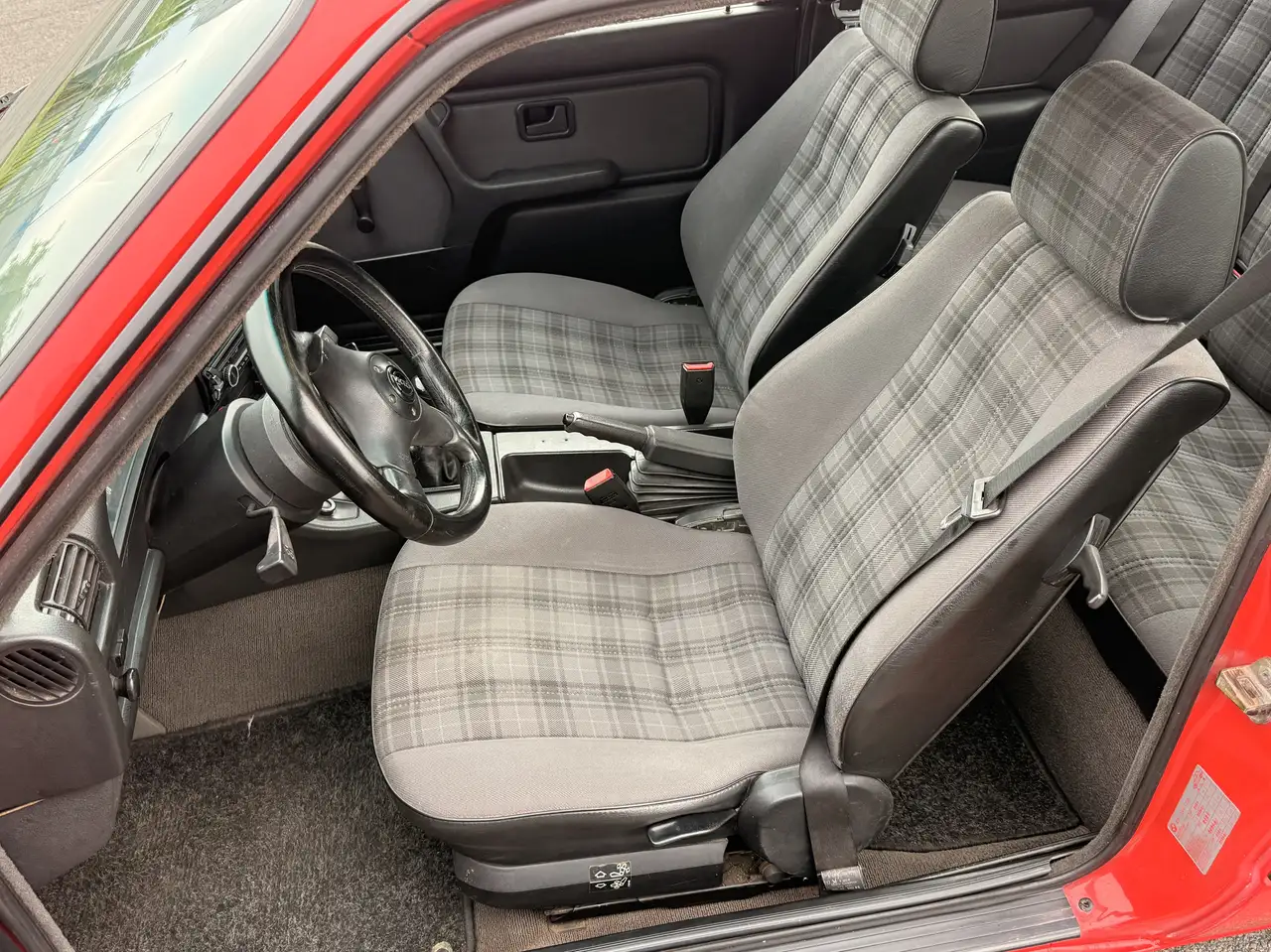 BMW 318is Apk 2028, foto 9
