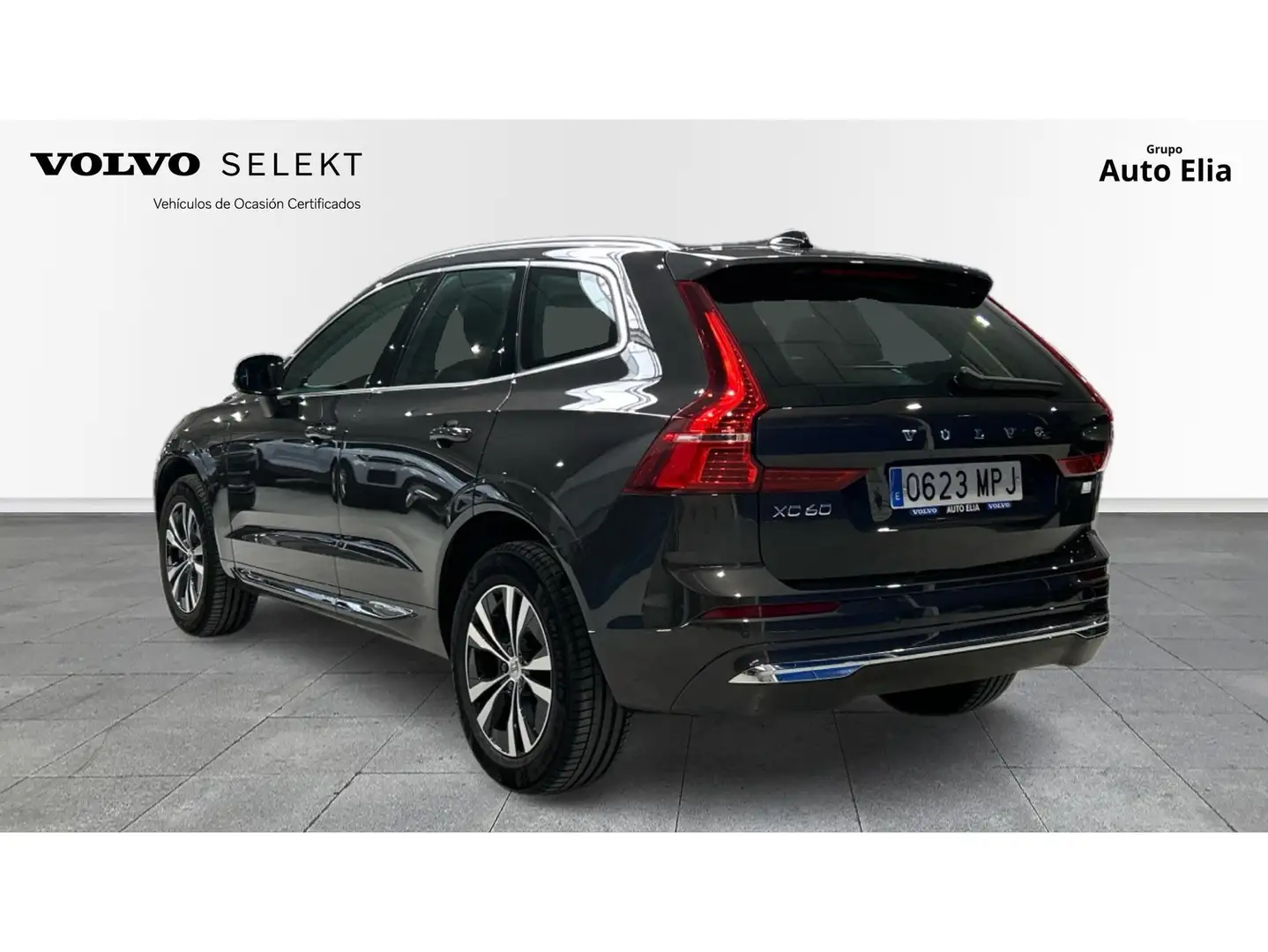 Volvo XC60 T6 Recharge Core Gris - 2